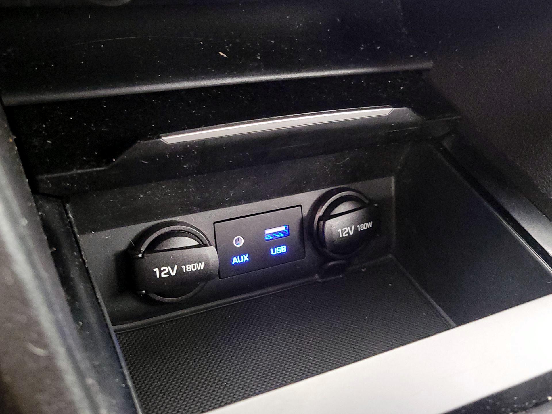 Thumbnail: 2018 Hyundai Elantra - 18