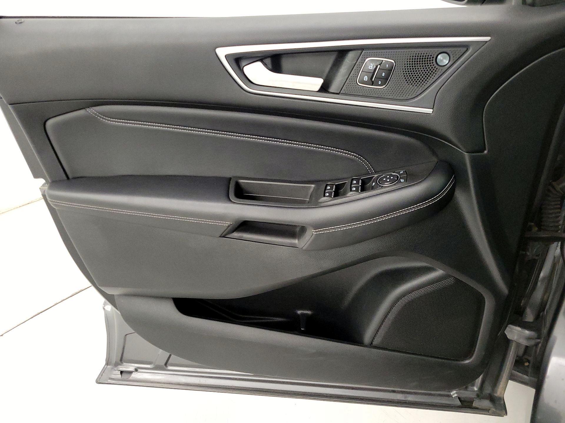 Thumbnail: 2022 Ford Edge - 12