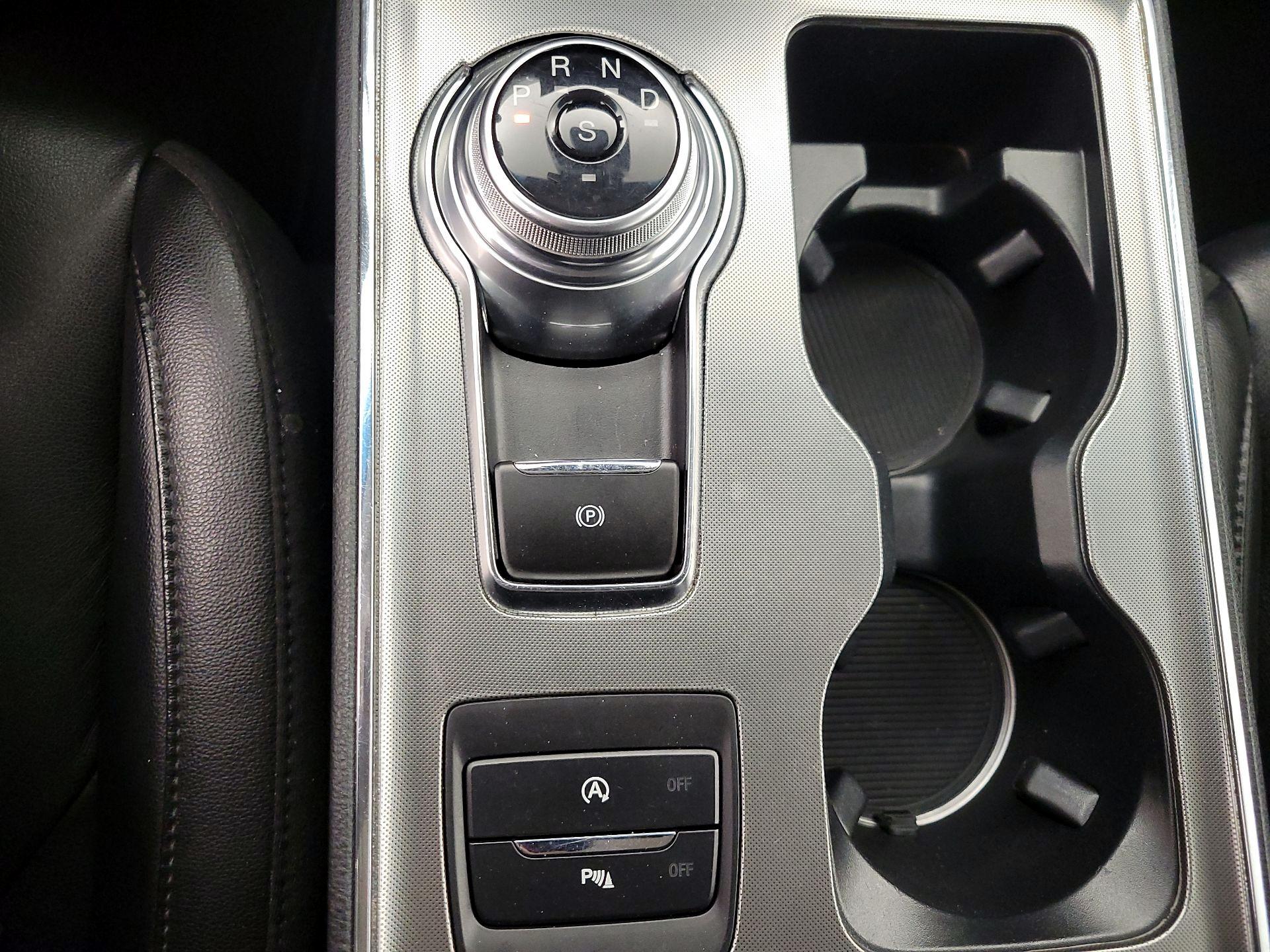 Thumbnail: 2022 Ford Edge - 17