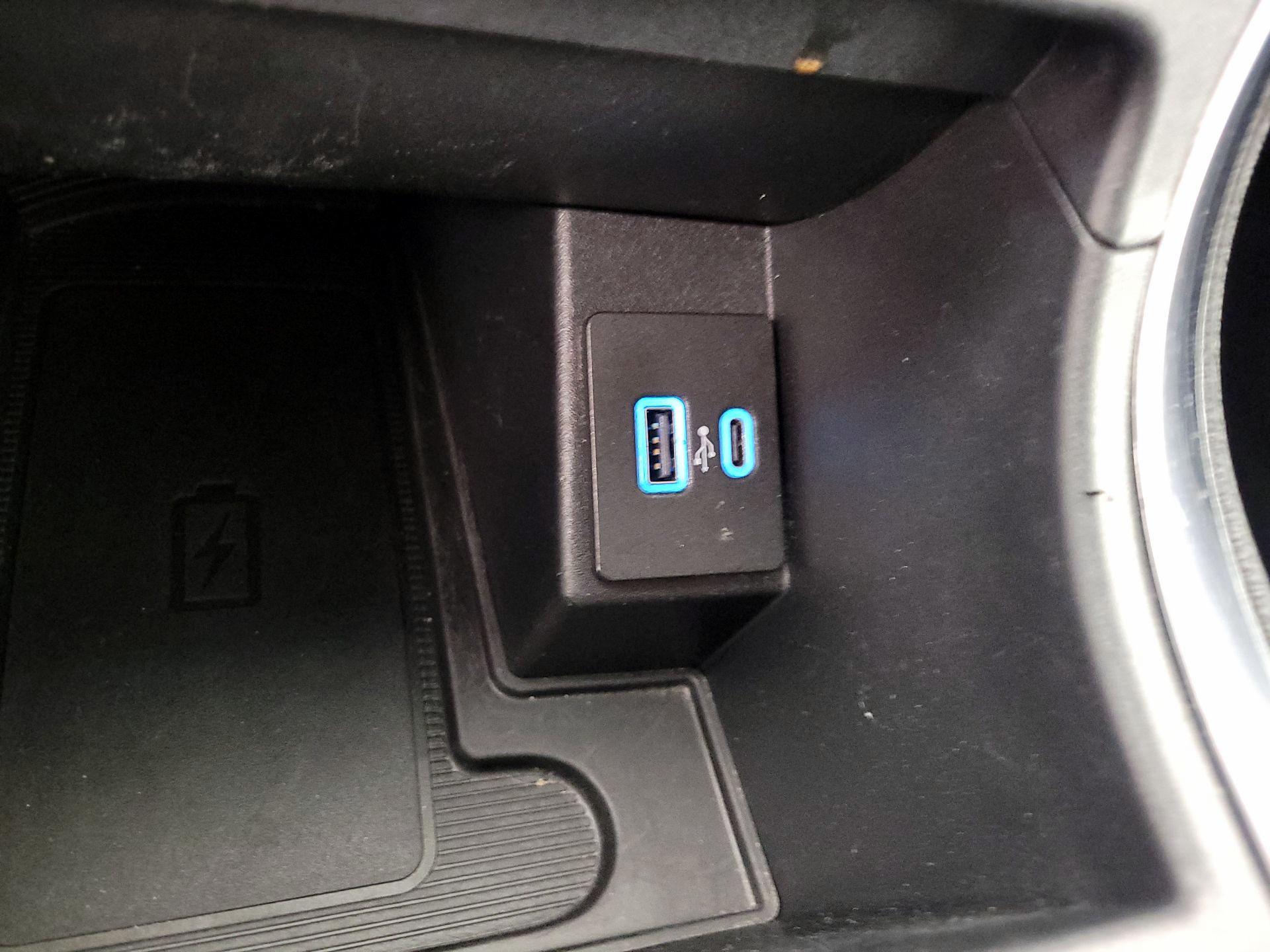 Thumbnail: 2022 Ford Edge - 18