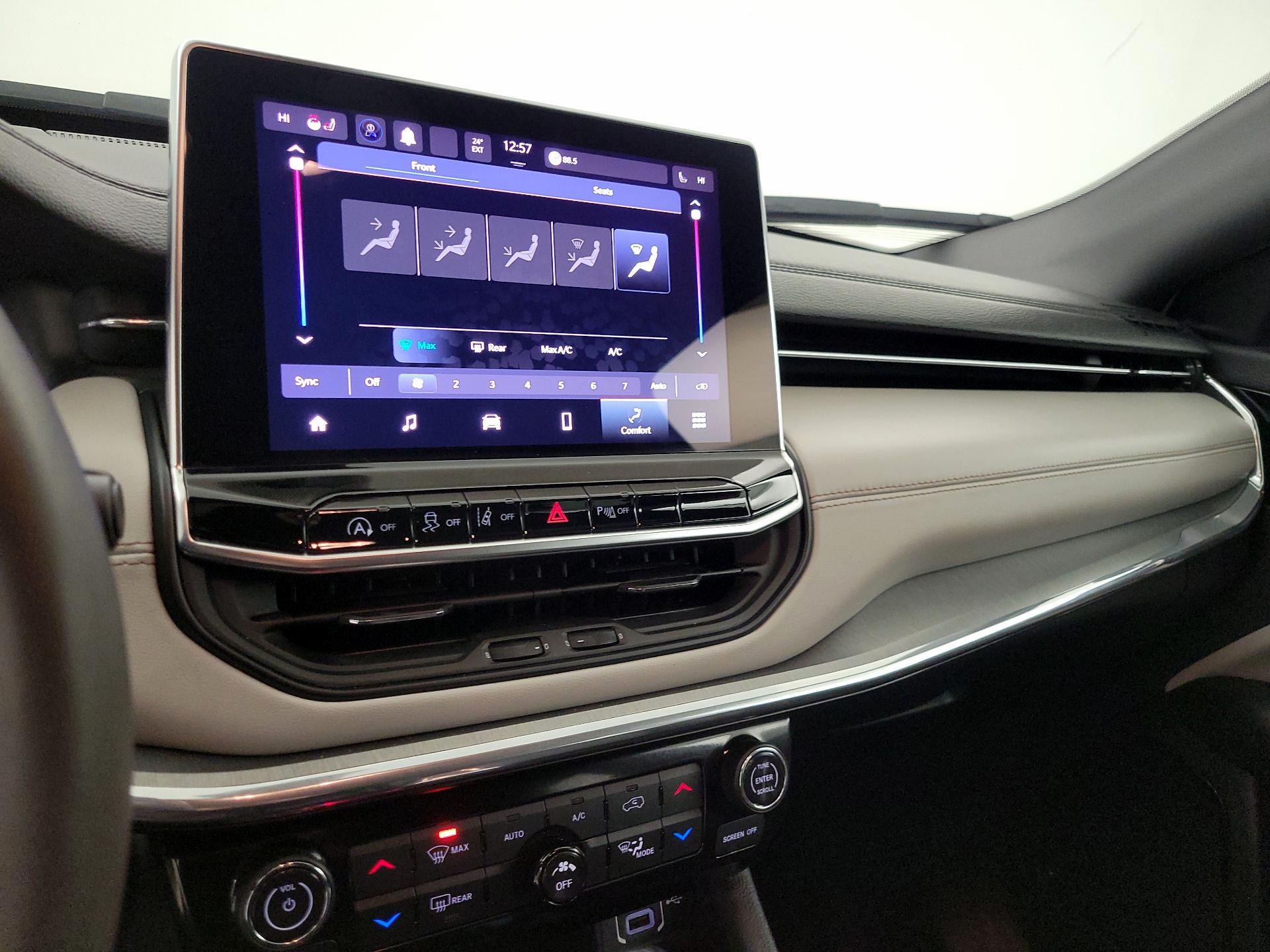 Thumbnail: 2024 Jeep Compass - 16