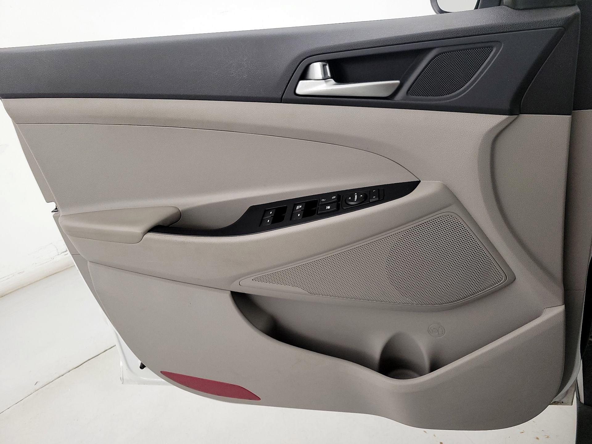 Thumbnail: 2019 Hyundai Tucson - 12