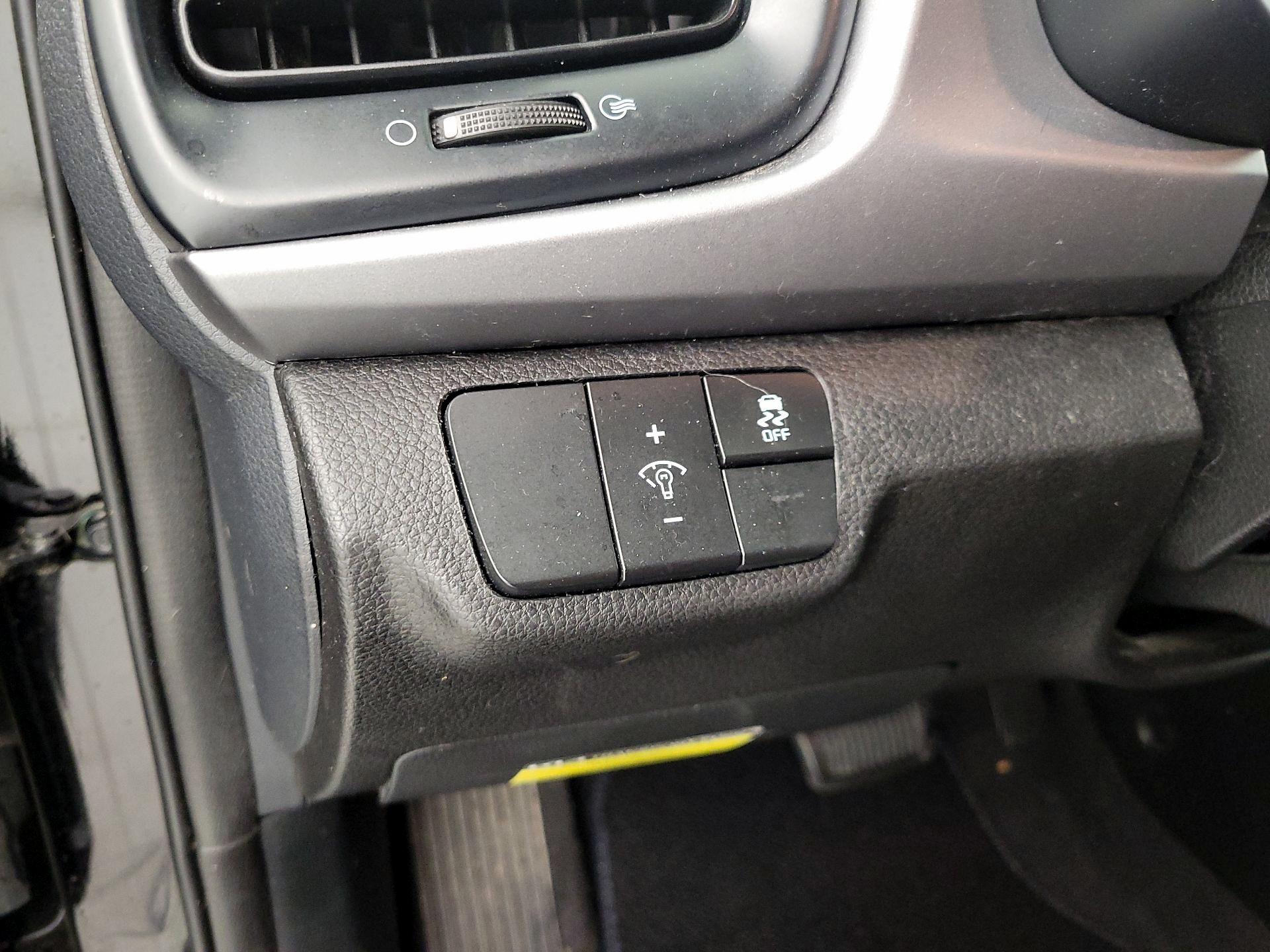 Thumbnail: 2023 Kia Rio - 13