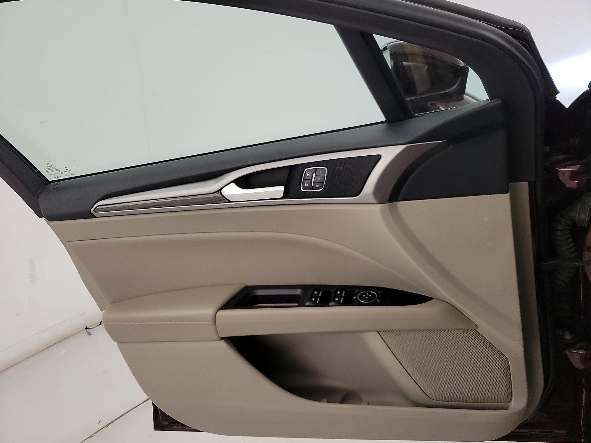 Thumbnail: 2017 Ford Fusion - 12