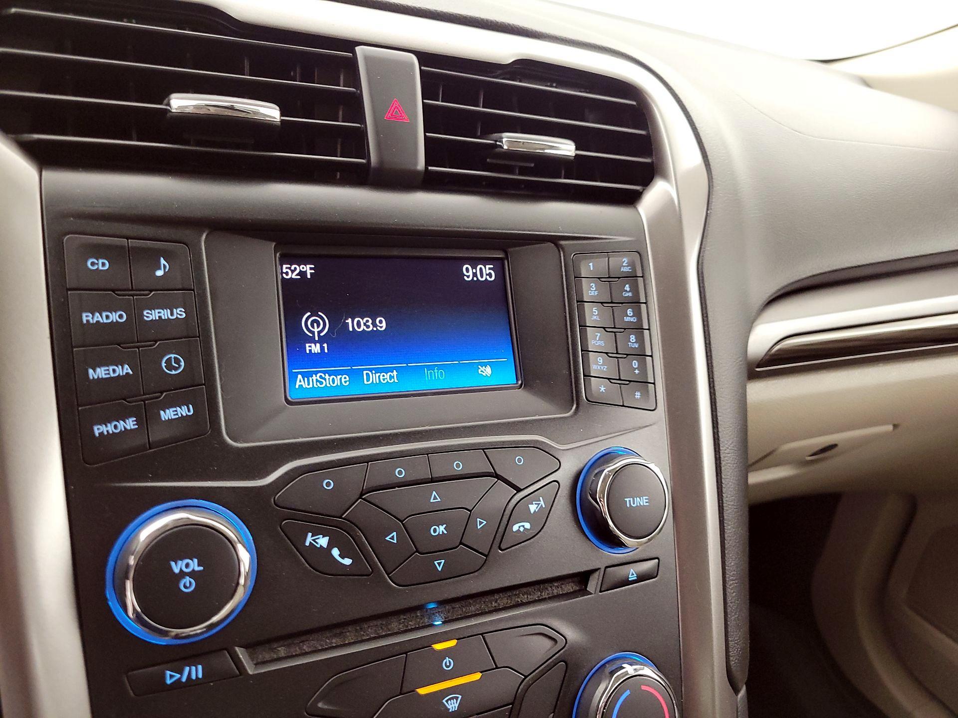 Thumbnail: 2017 Ford Fusion - 15