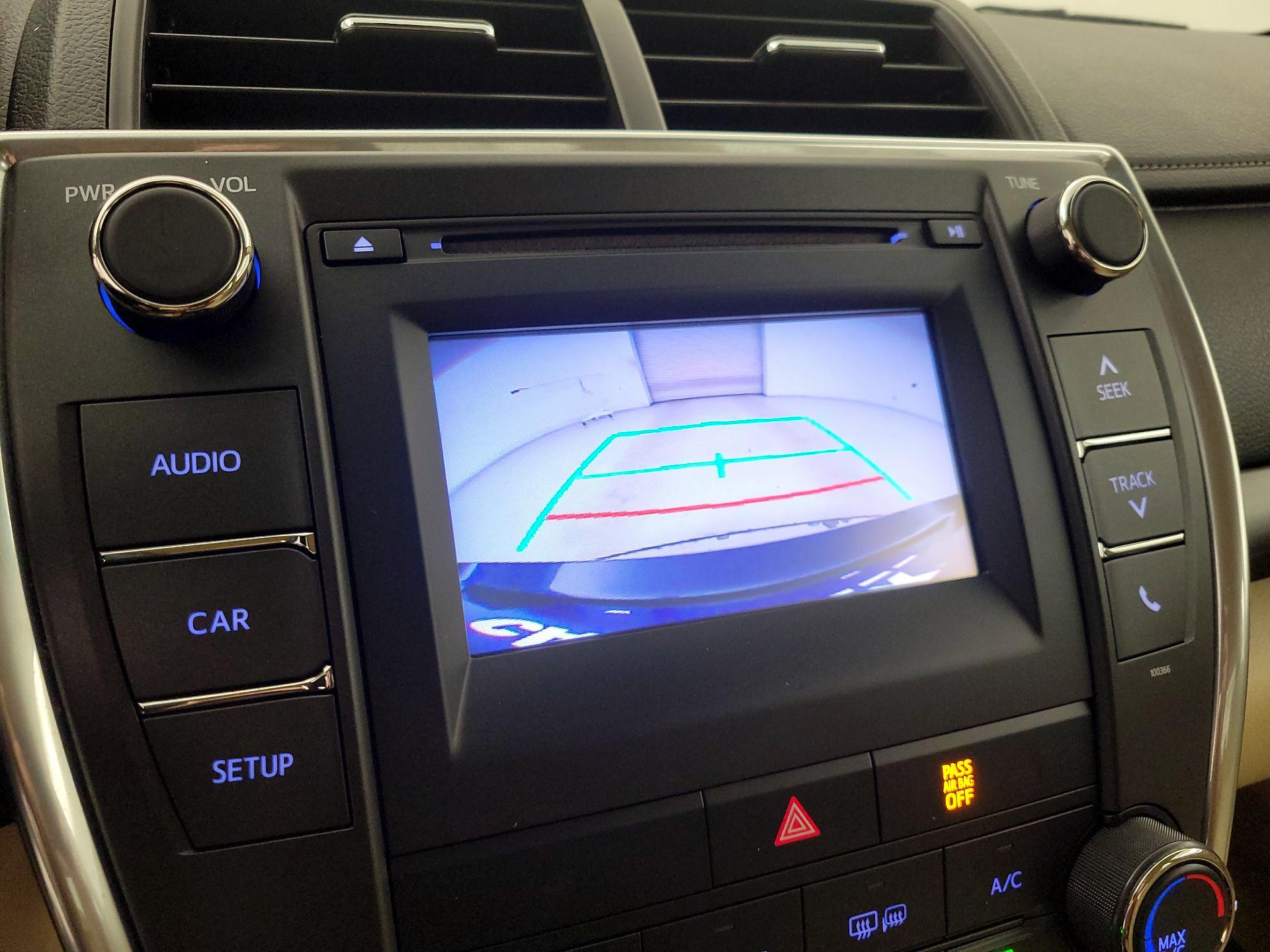 Thumbnail: 2015 Toyota Camry - 14