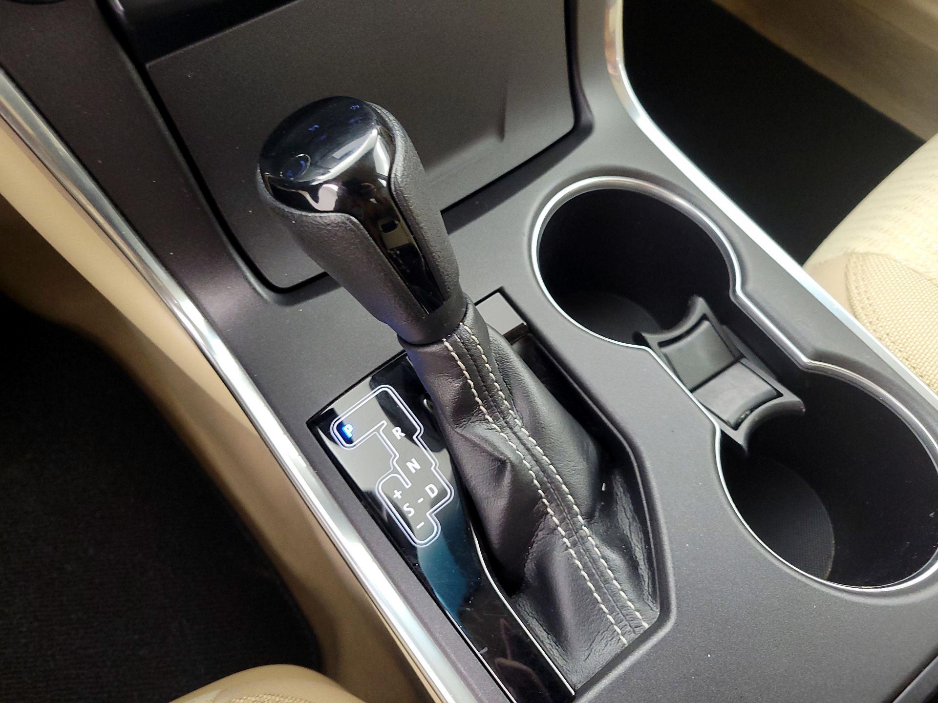 Thumbnail: 2015 Toyota Camry - 17