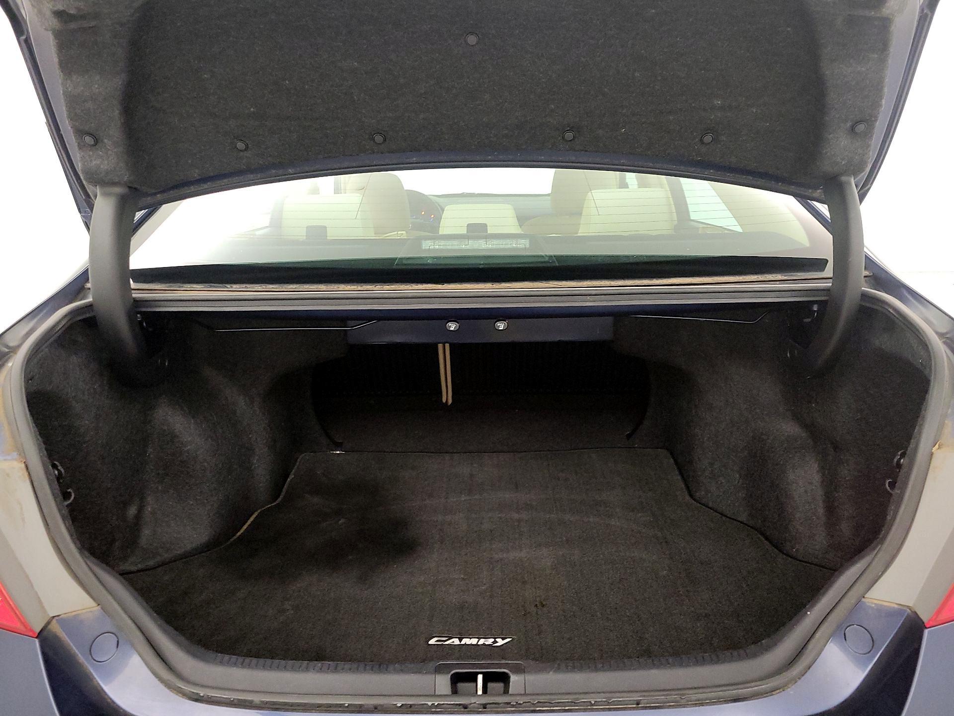 Thumbnail: 2015 Toyota Camry - 20