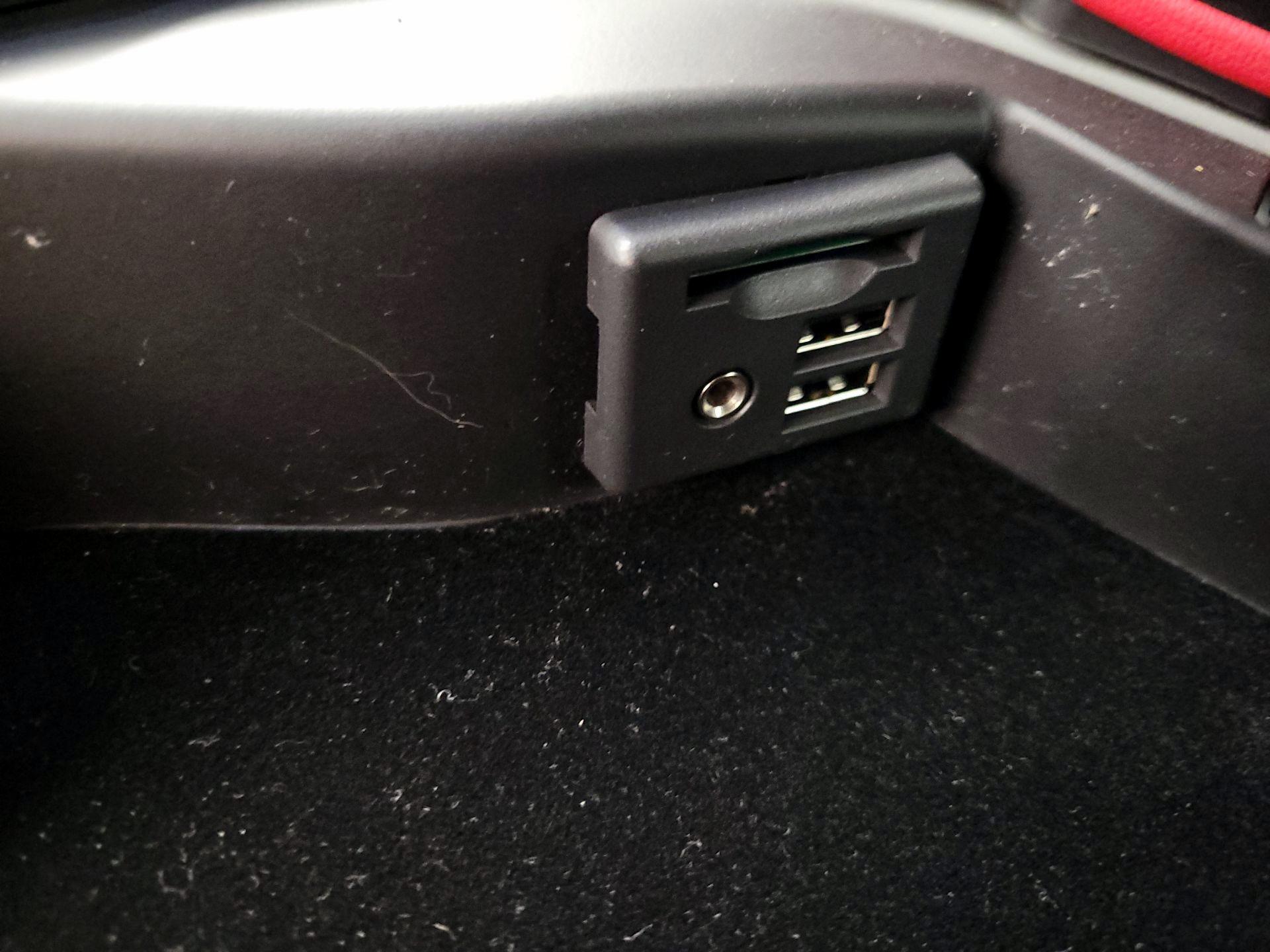 Thumbnail: 2015 Chevrolet Corvette - 19