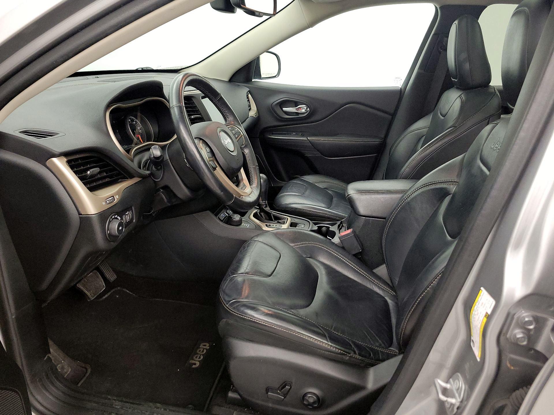 Thumbnail: 2016 Jeep Cherokee - 11