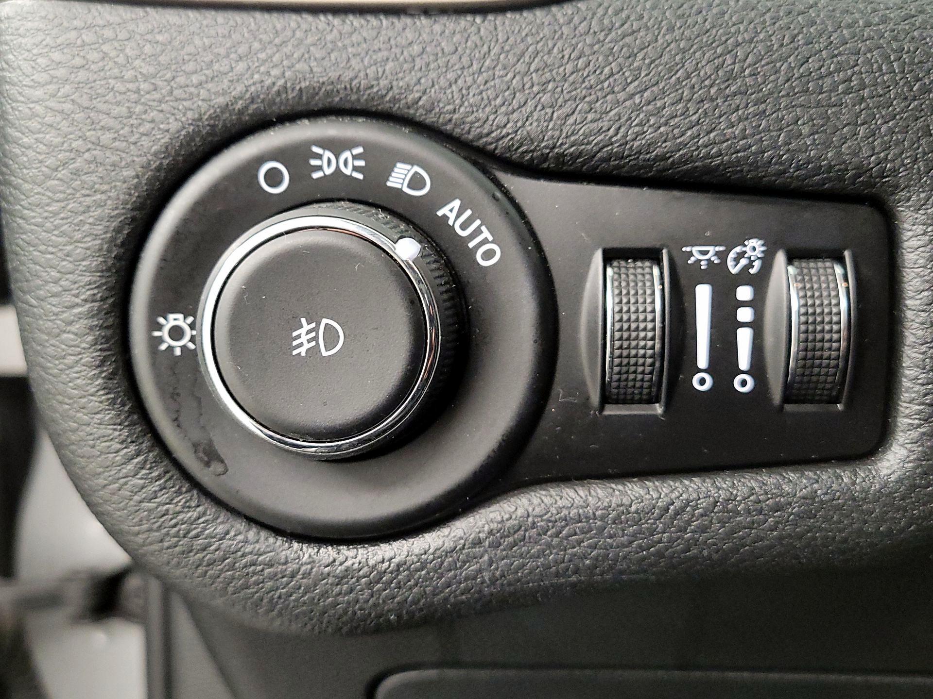 Thumbnail: 2016 Jeep Cherokee - 13