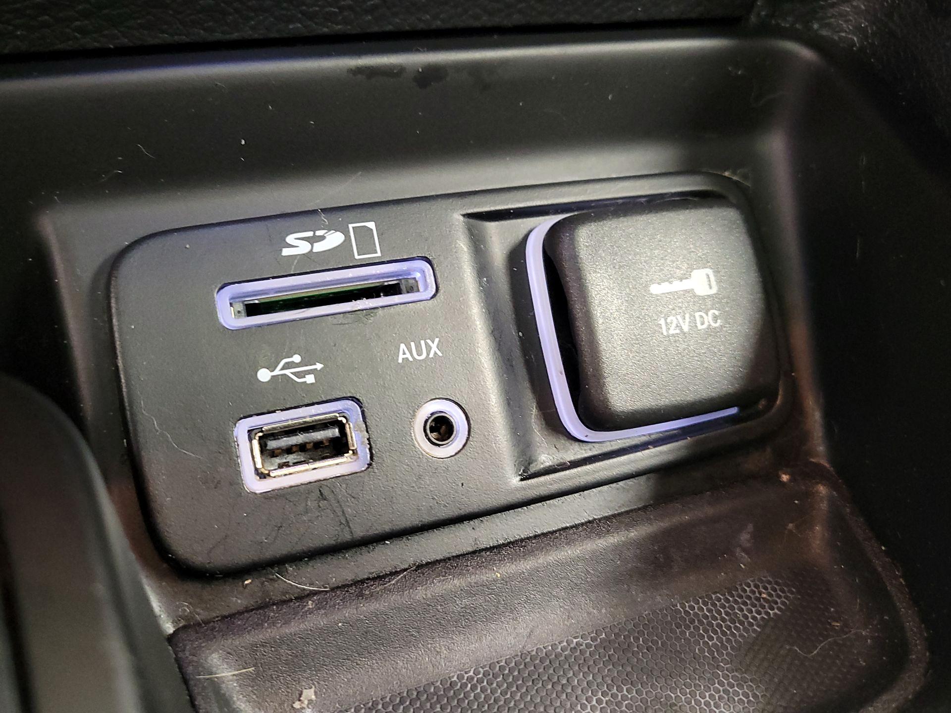 Thumbnail: 2016 Jeep Cherokee - 19