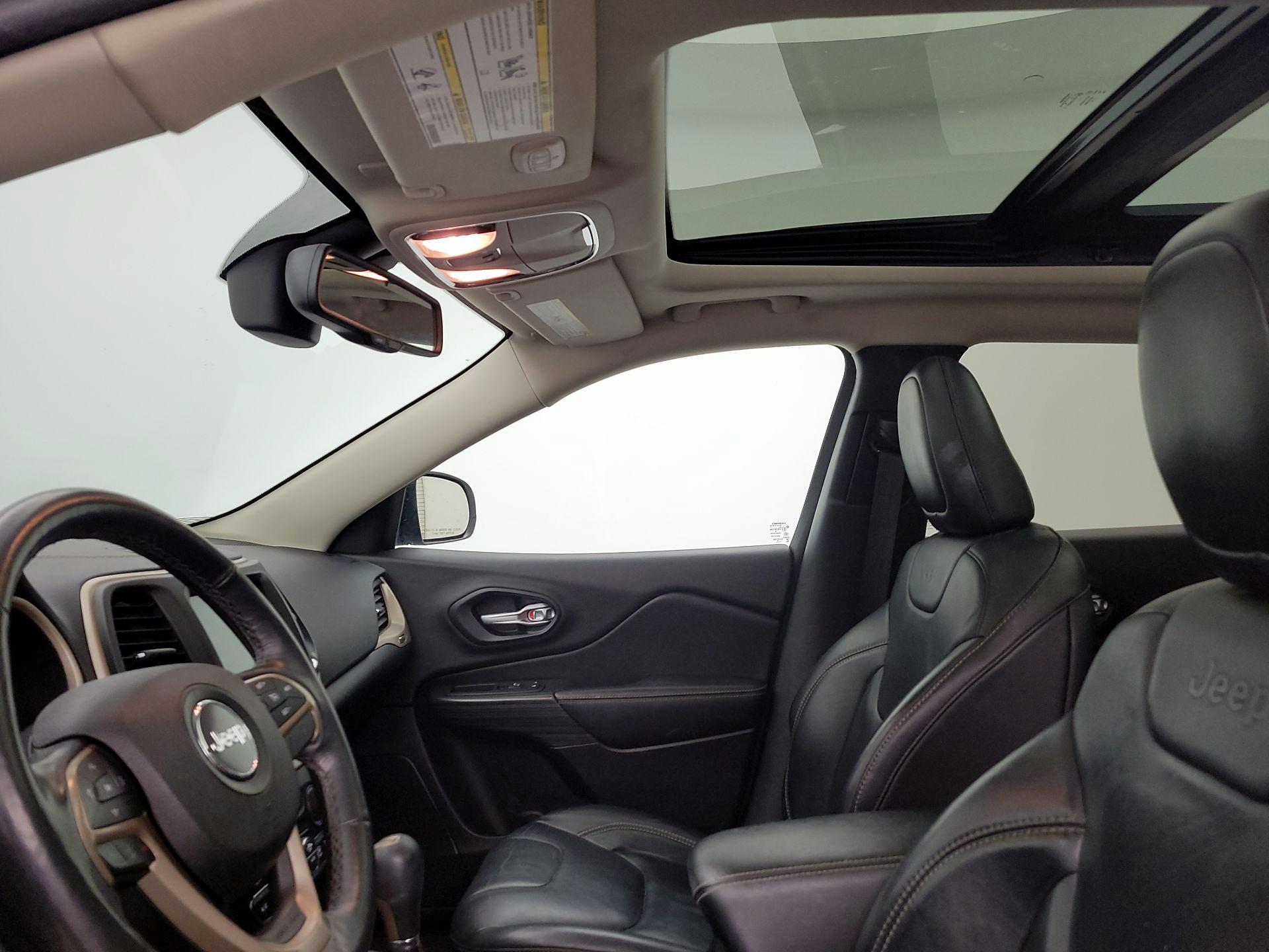 Thumbnail: 2016 Jeep Cherokee - 20