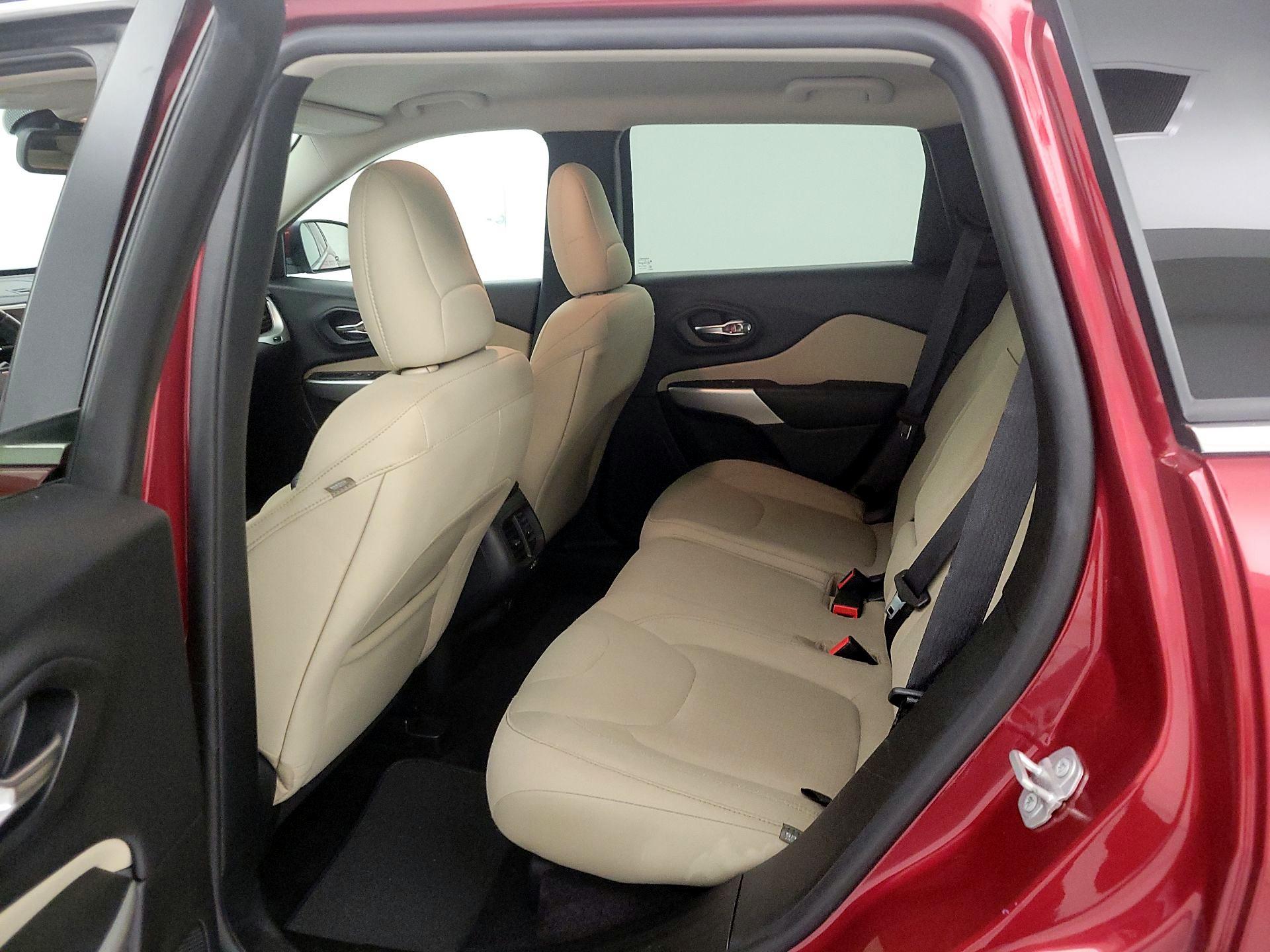 Thumbnail: 2017 Jeep Cherokee - 19