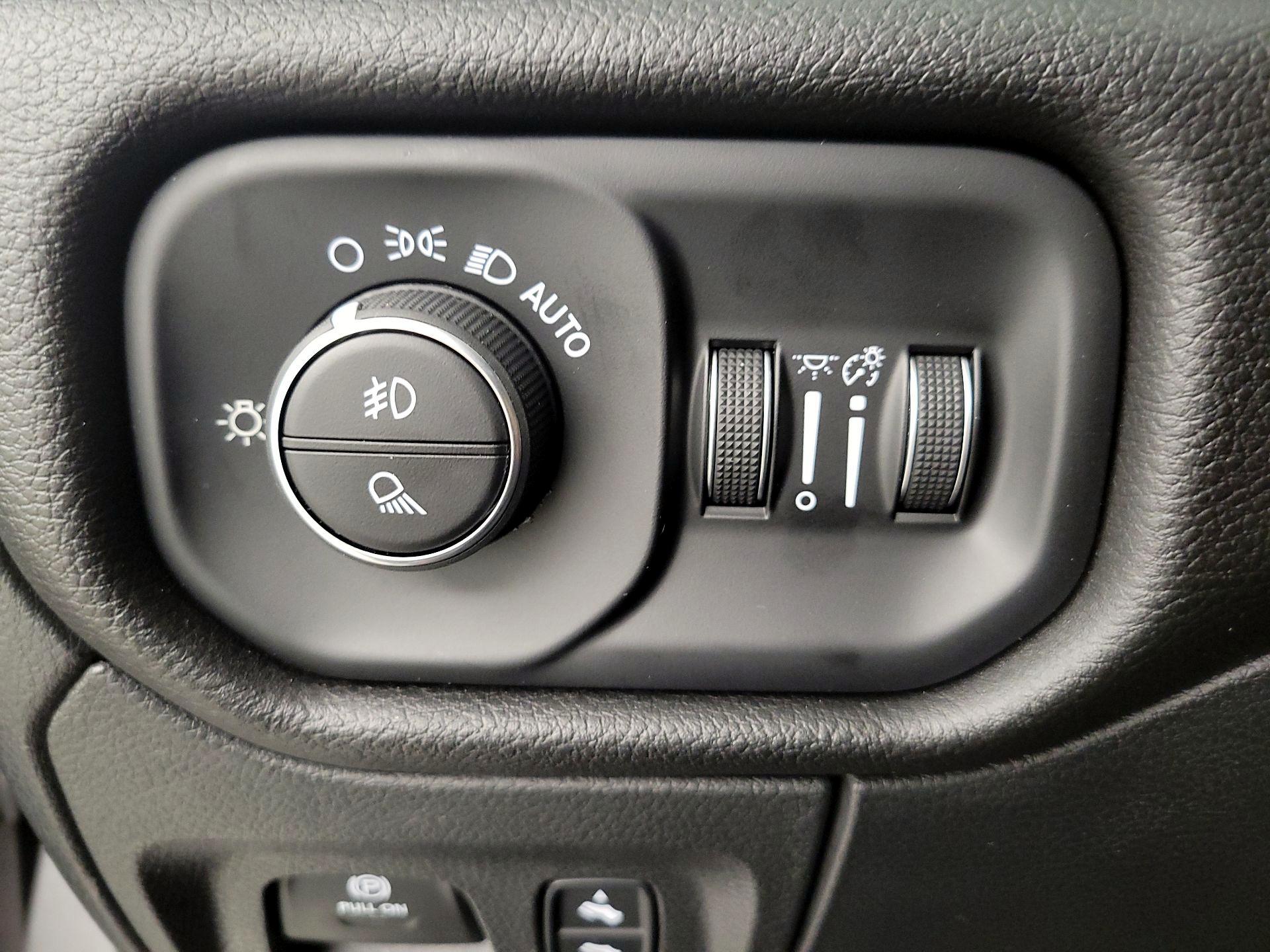 Thumbnail: 2025 RAM 1500 - 13