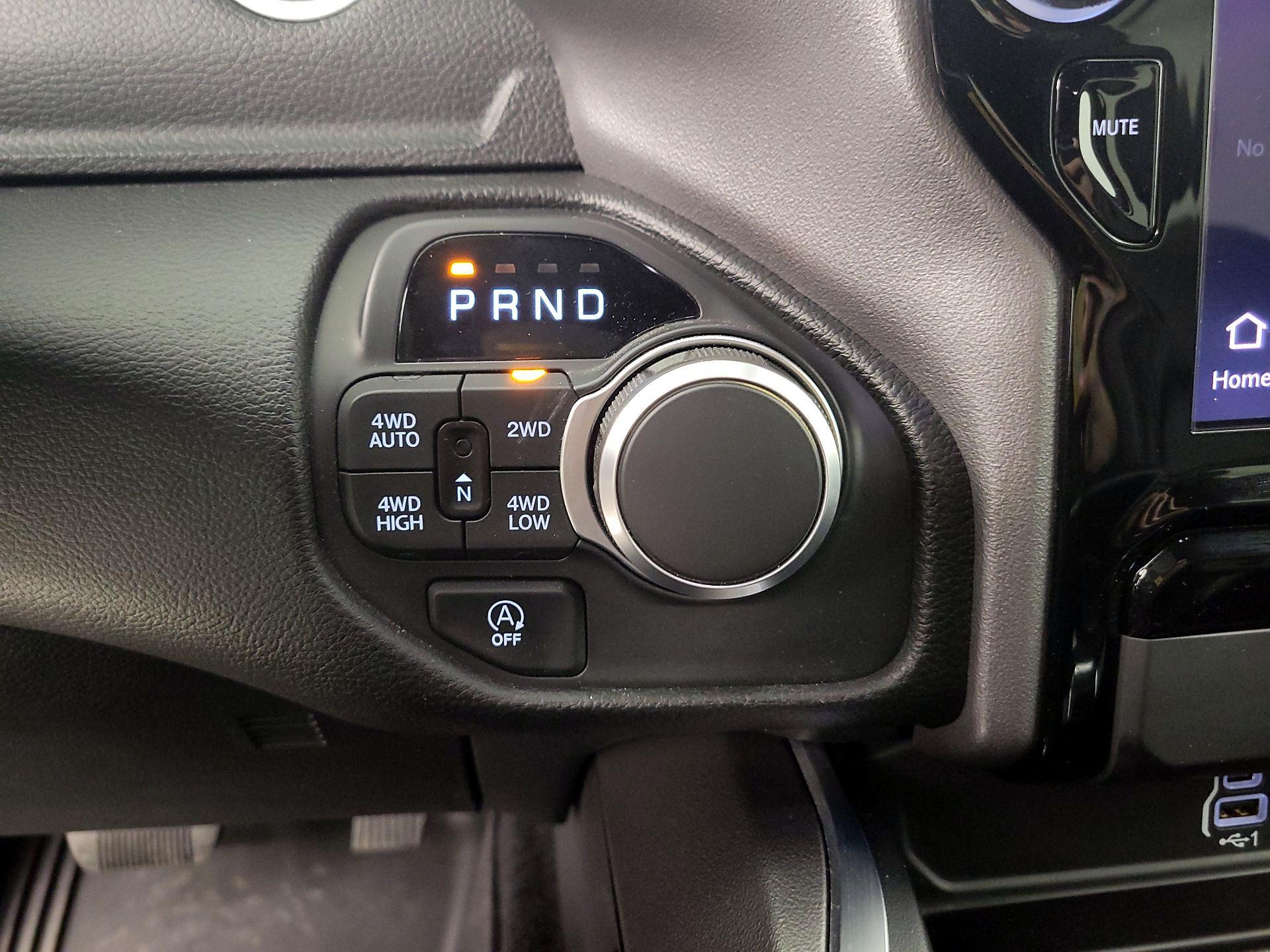 Thumbnail: 2025 RAM 1500 - 17