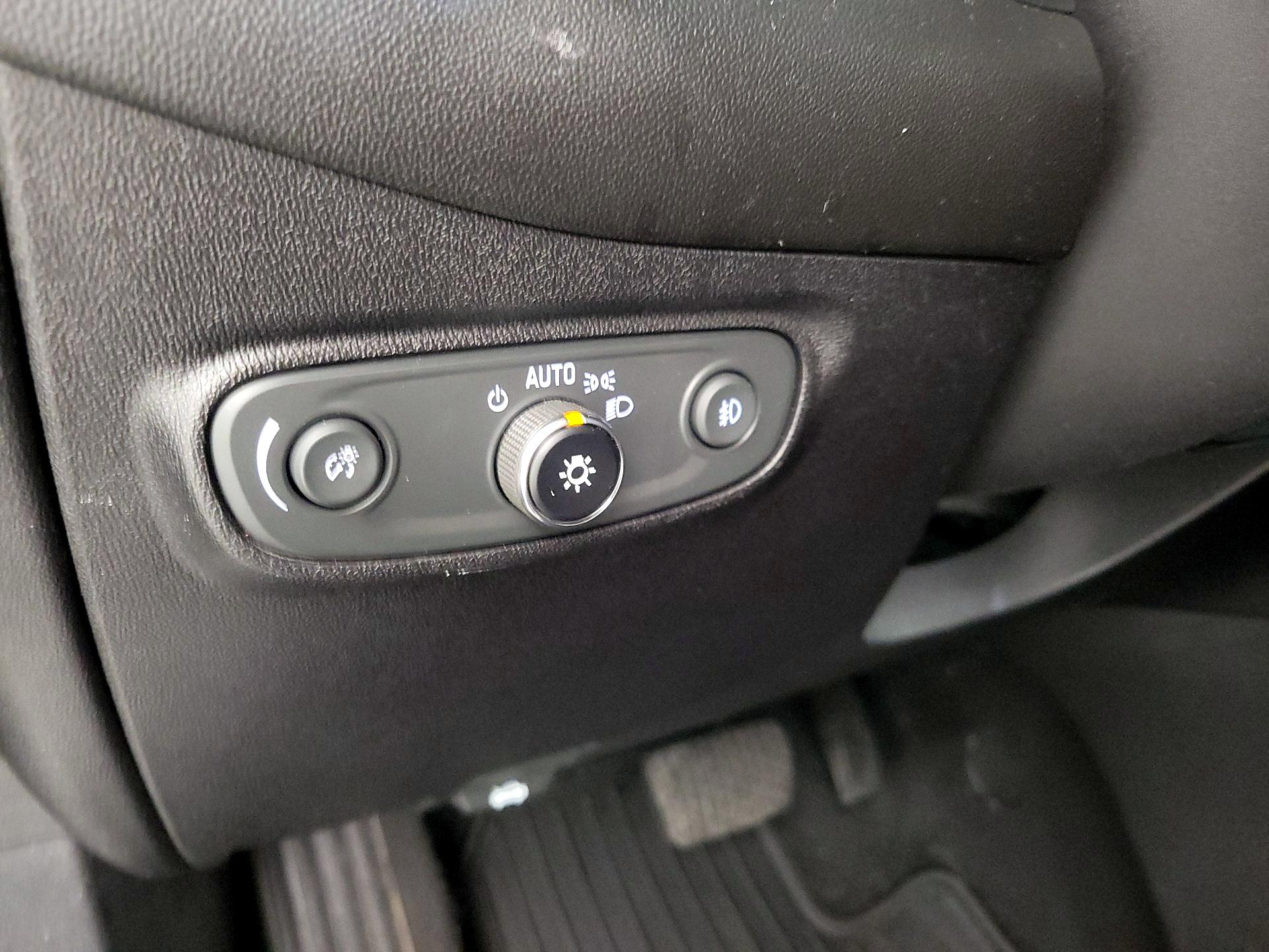 Thumbnail: 2018 Chevrolet Equinox - 13