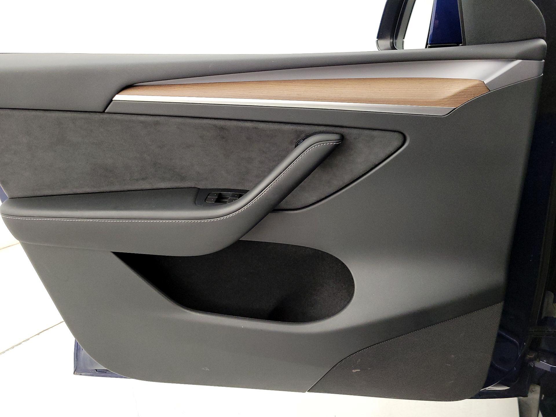 Thumbnail: 2023 Tesla Model Y - 12