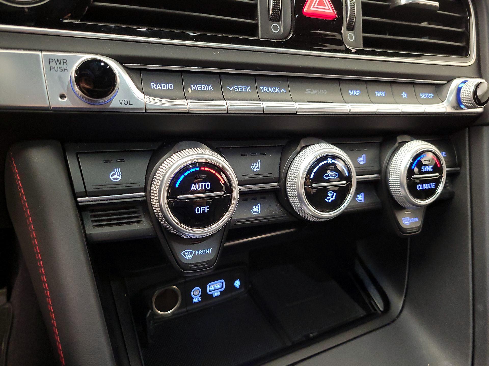 Thumbnail: 2019 Genesis G70 - 17