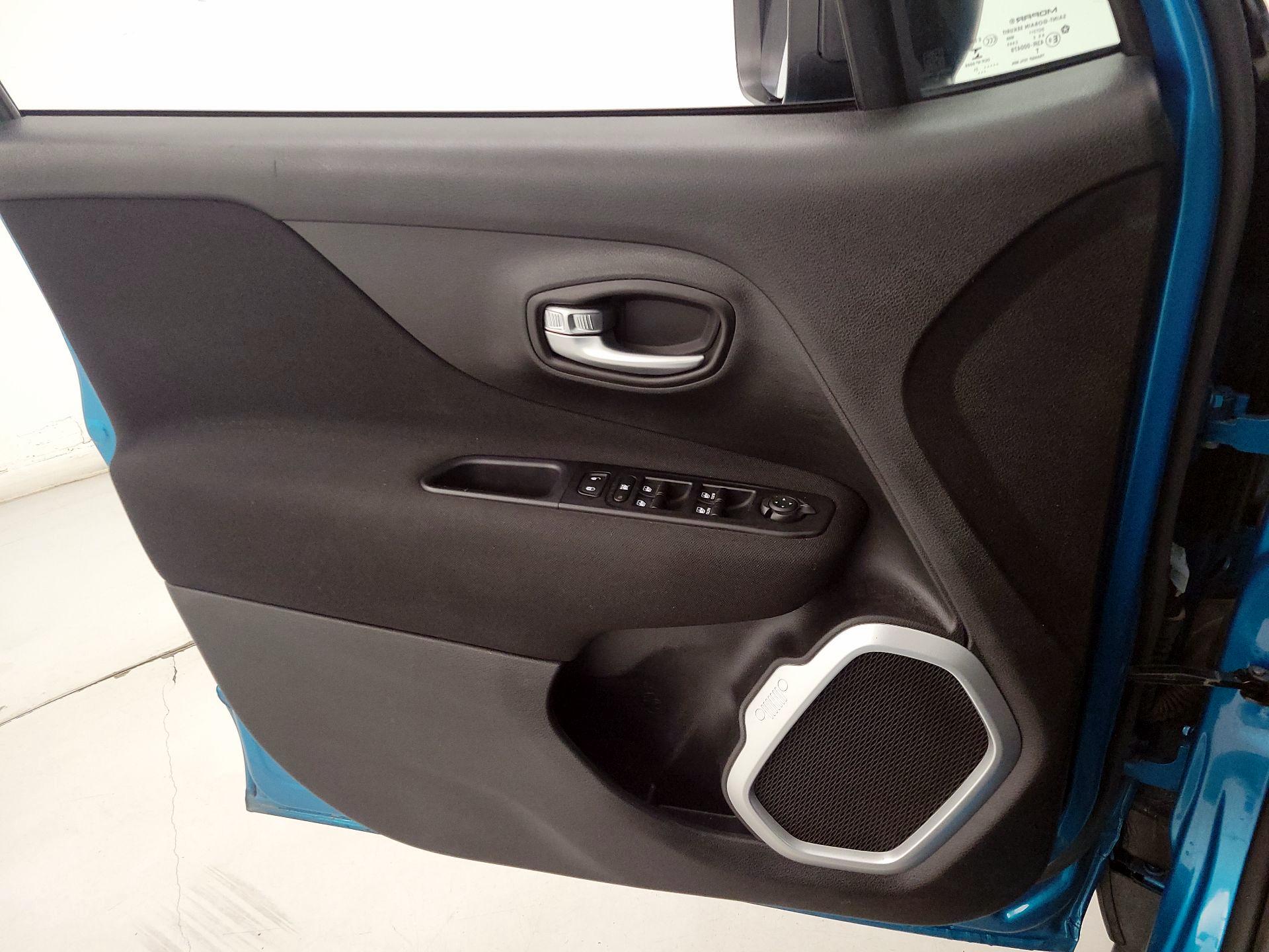 Thumbnail: 2021 Jeep Renegade - 12