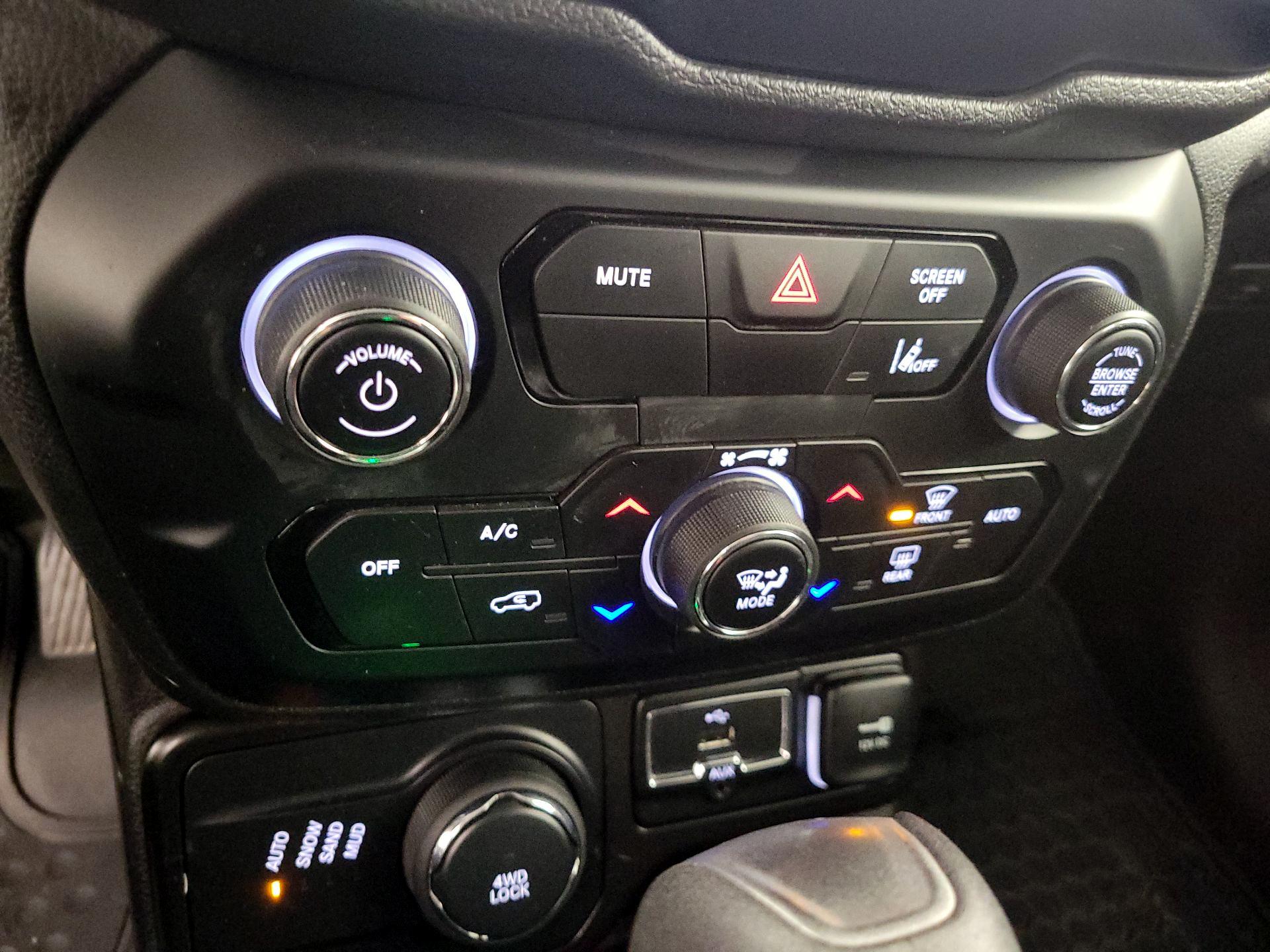 Thumbnail: 2021 Jeep Renegade - 16