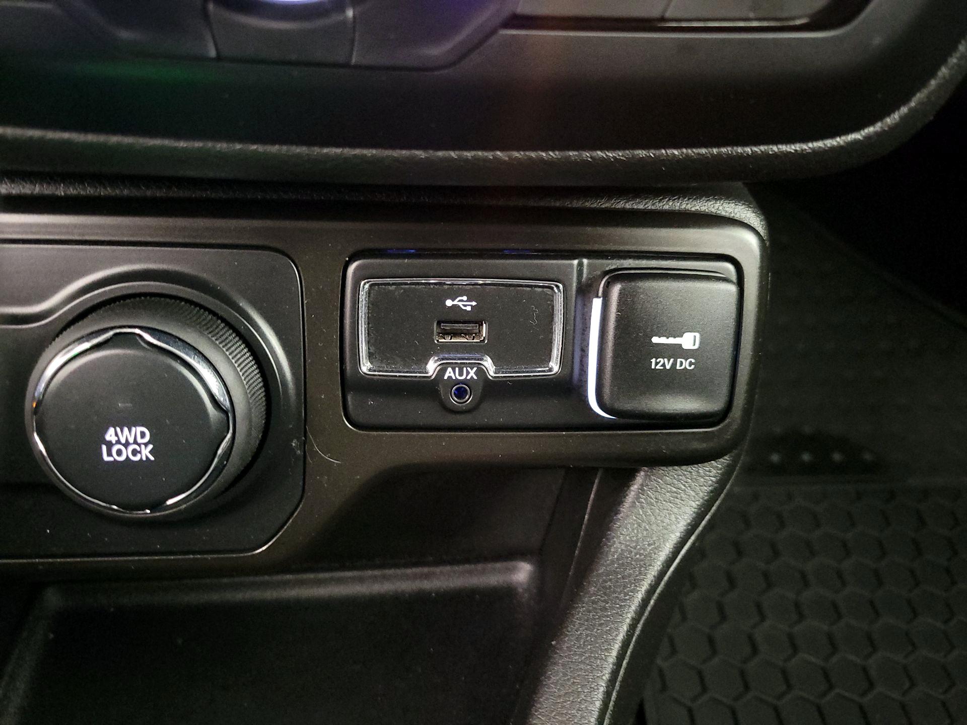 Thumbnail: 2021 Jeep Renegade - 18