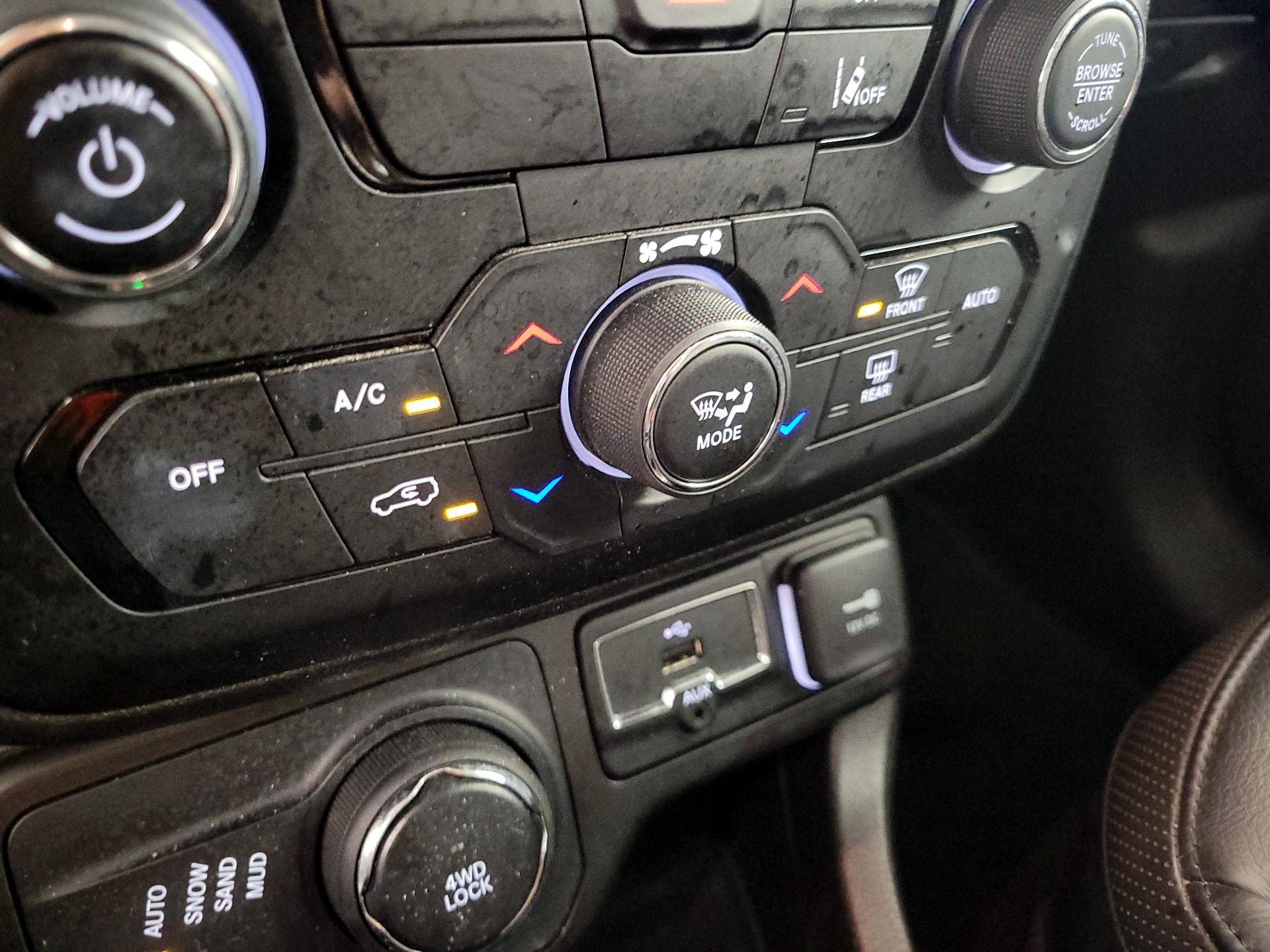 Thumbnail: 2021 Jeep Renegade - 17