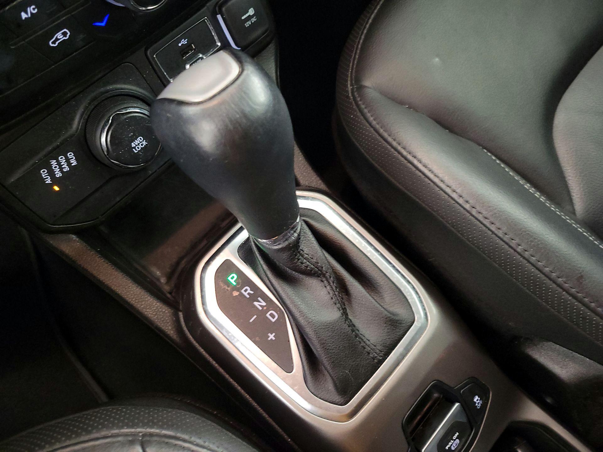 Thumbnail: 2021 Jeep Renegade - 18