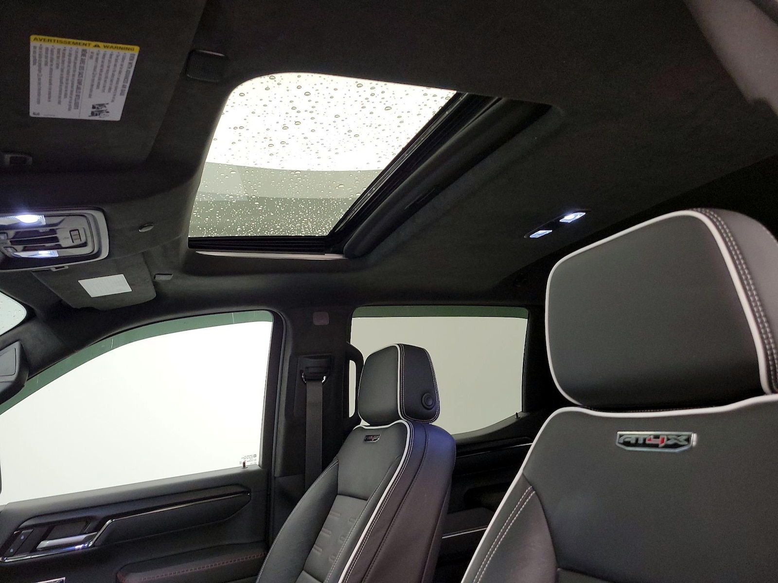 Sunroof(s) & Overhead Airbags