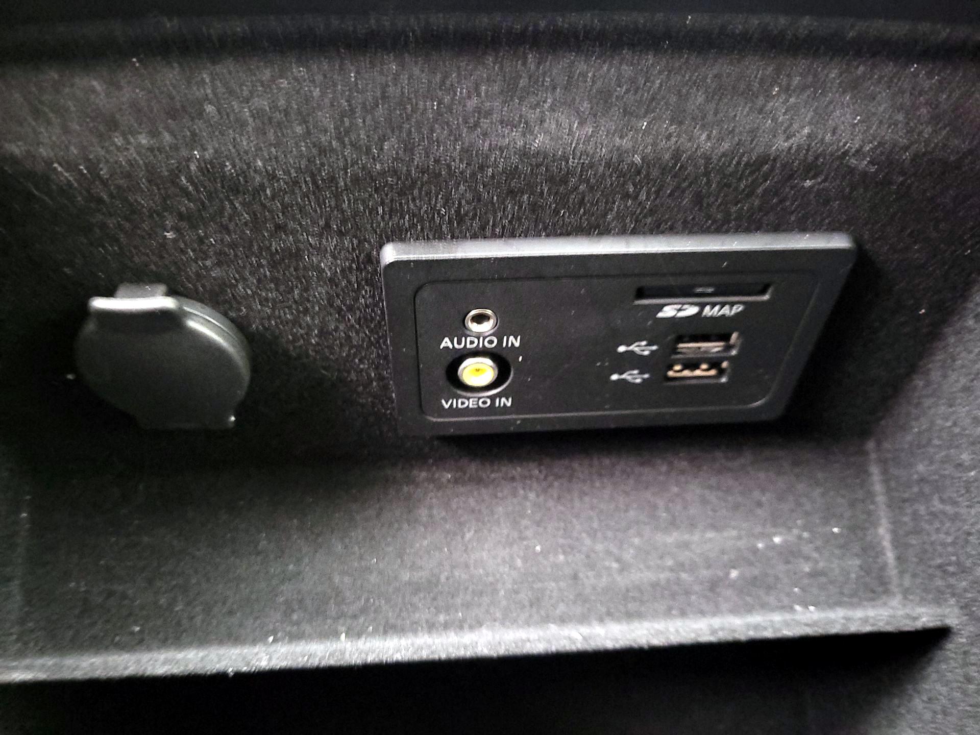 Thumbnail: 2019 INFINITI QX60 - 19