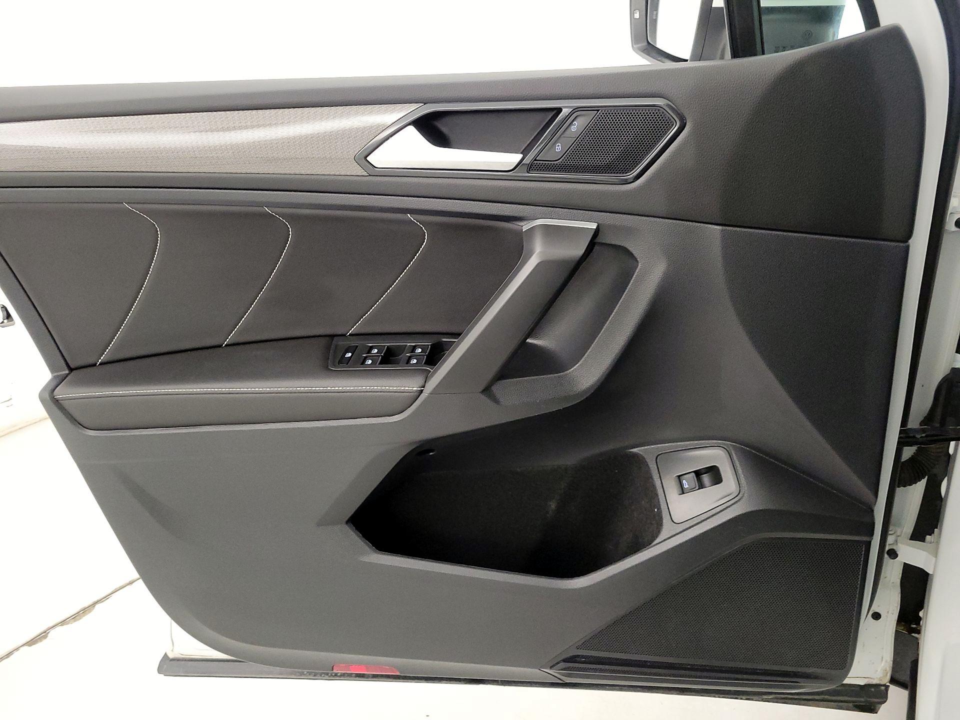 Thumbnail: 2024 Volkswagen Tiguan - 12