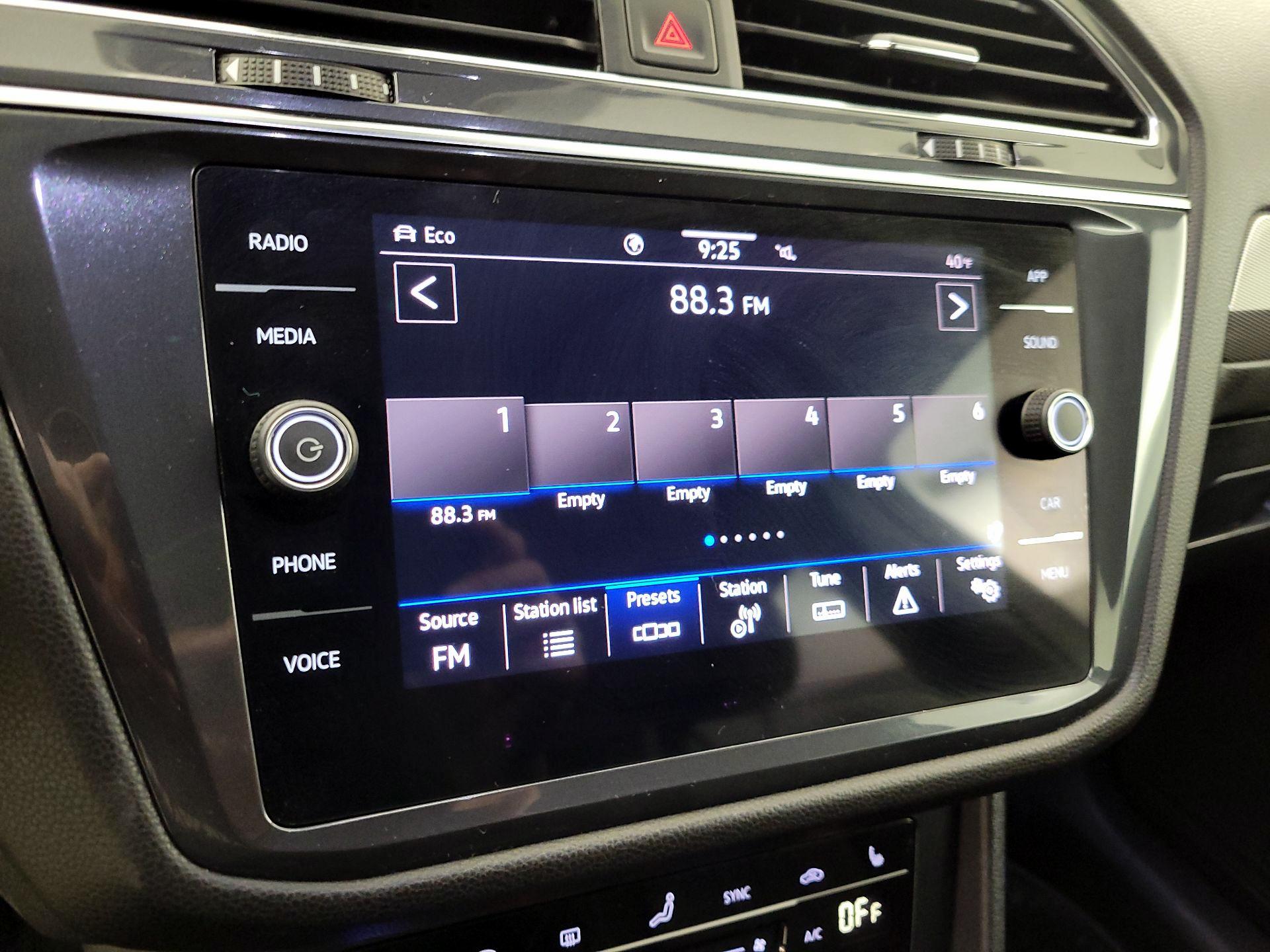 Thumbnail: 2024 Volkswagen Tiguan - 15