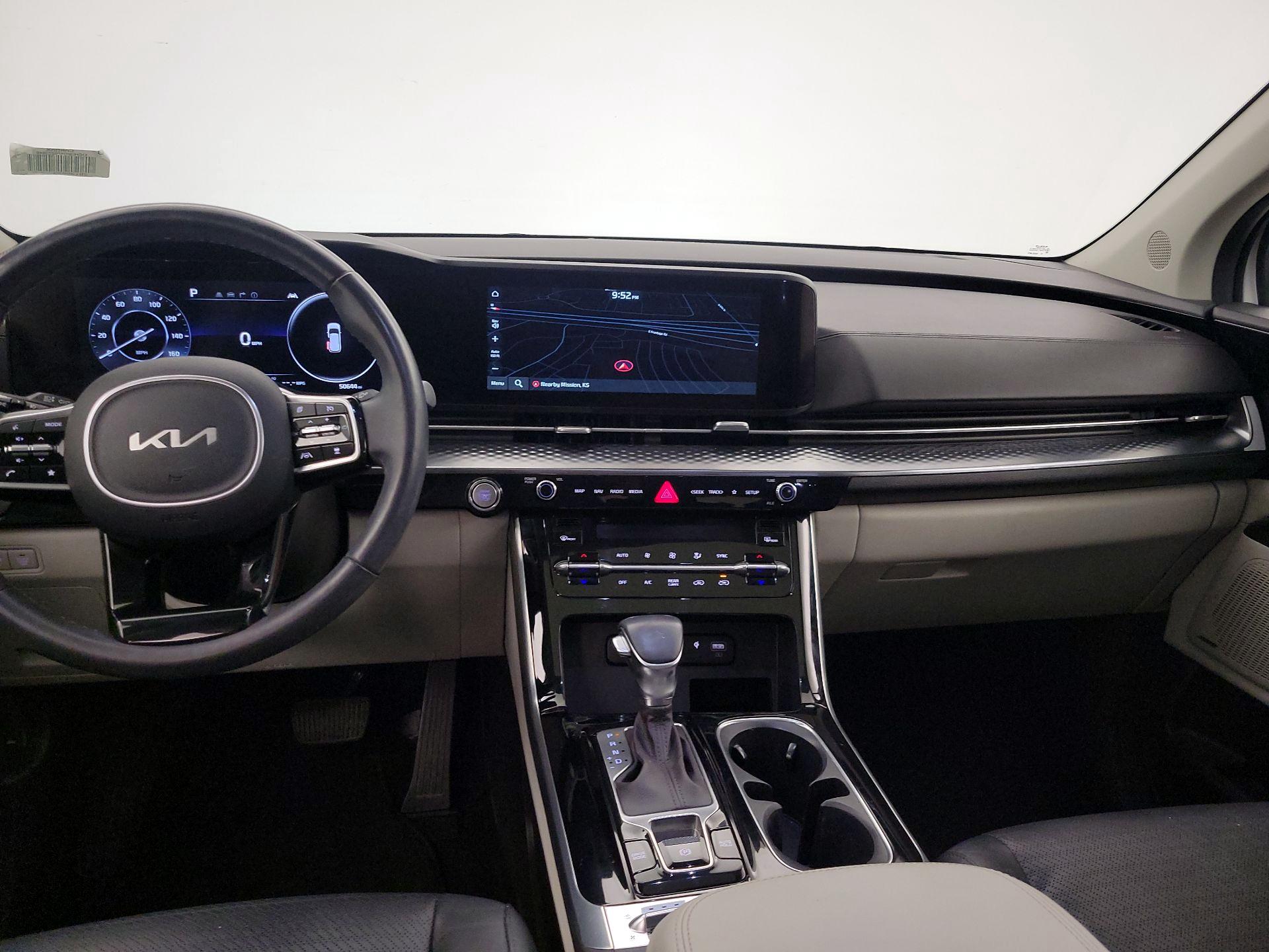 Thumbnail: 2023 Kia Carnival - 9