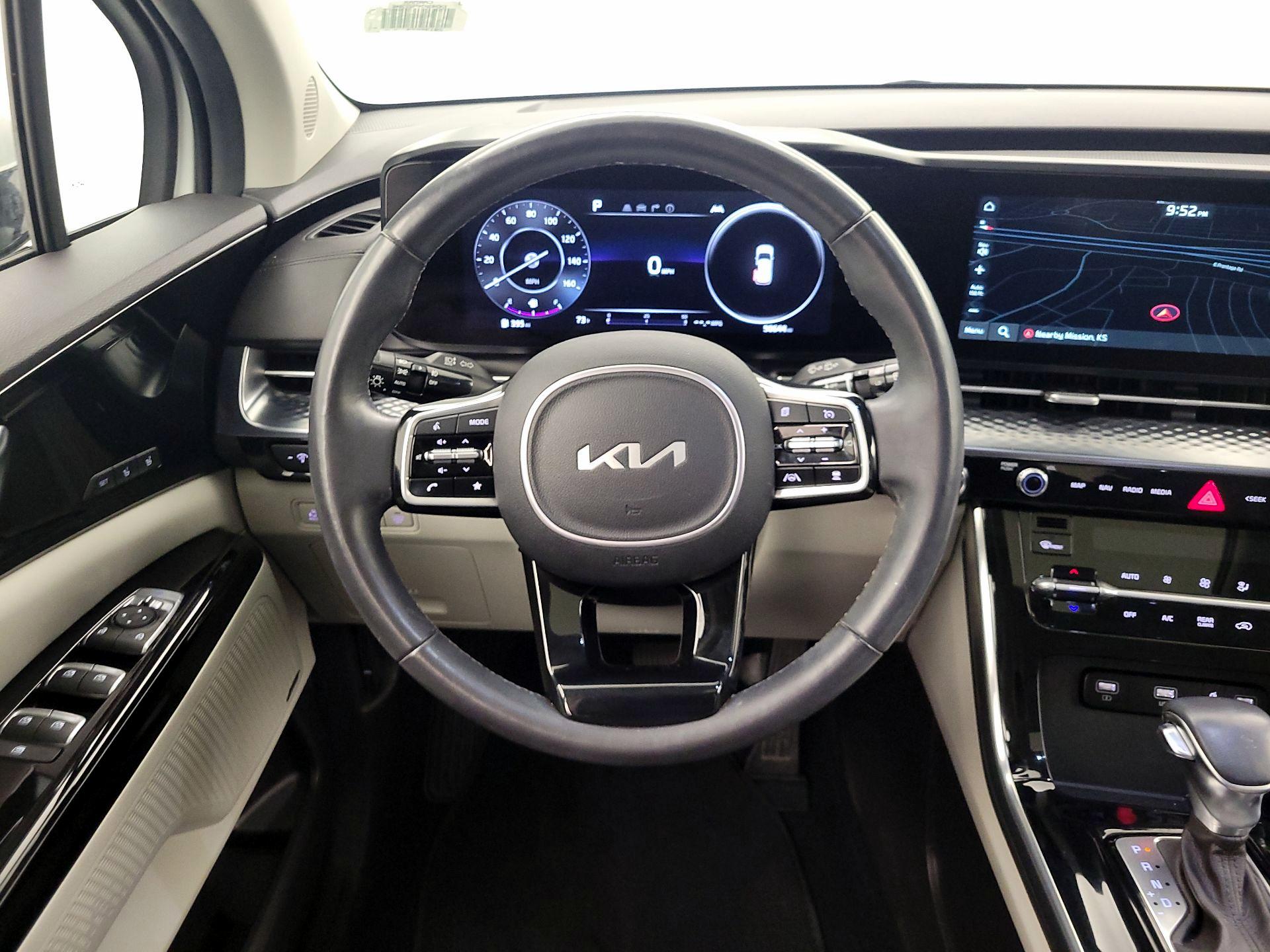 Thumbnail: 2023 Kia Carnival - 10