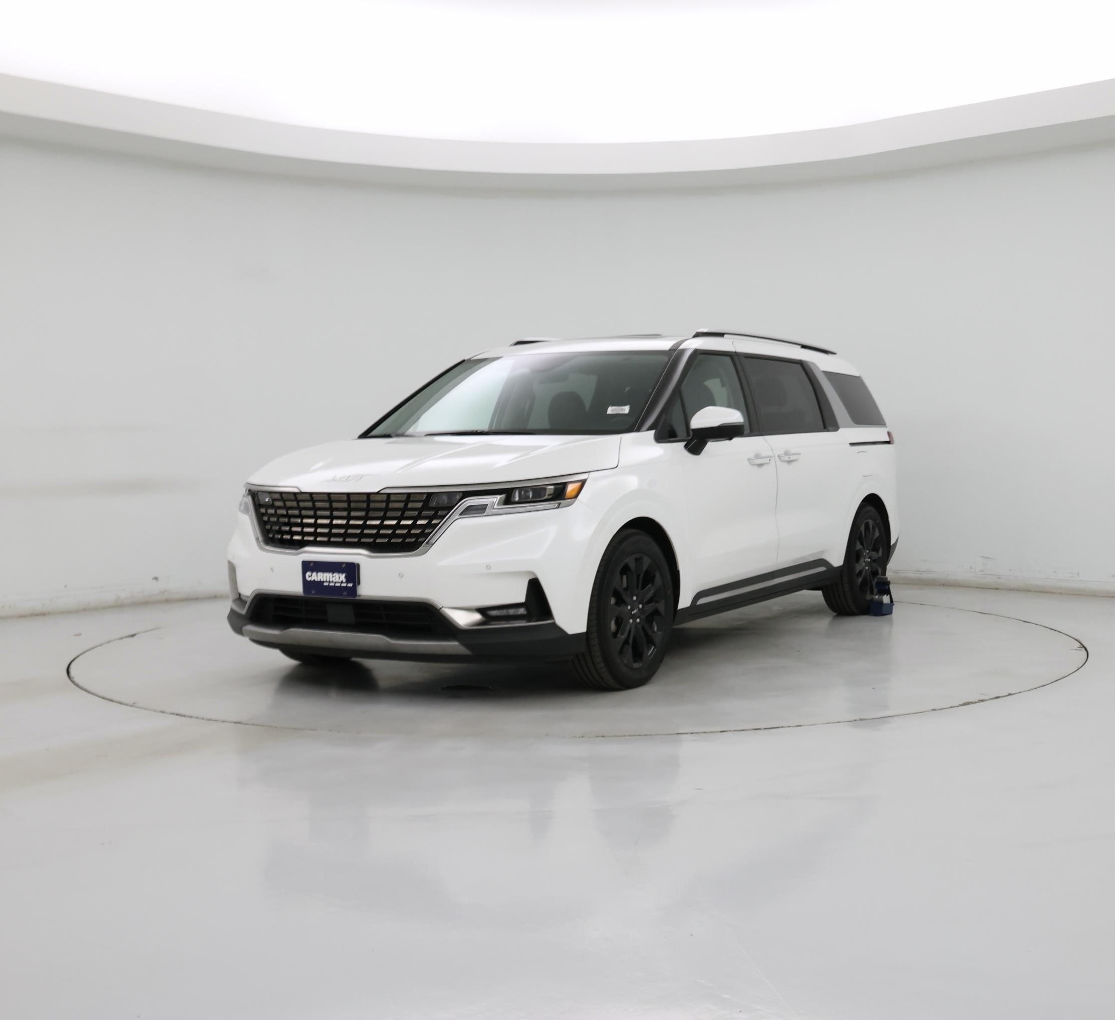 Thumbnail: 2023 Kia Carnival - 4