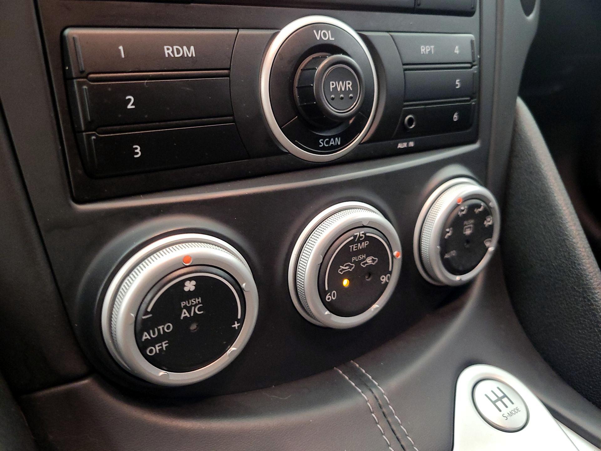 Thumbnail: 2014 Nissan Z - 14