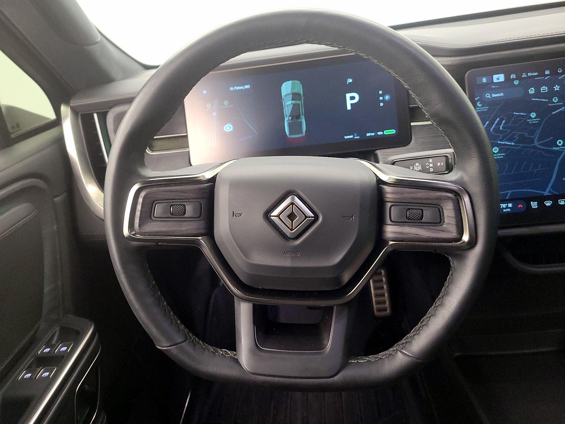 Thumbnail: 2023 Rivian R1T - 10