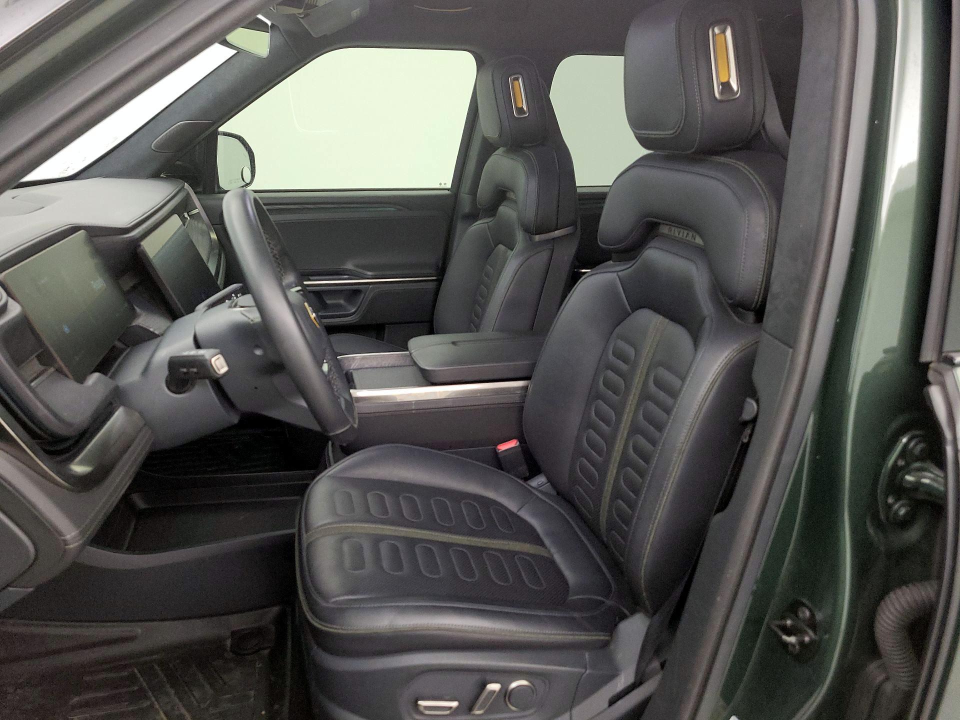 Thumbnail: 2023 Rivian R1T - 11