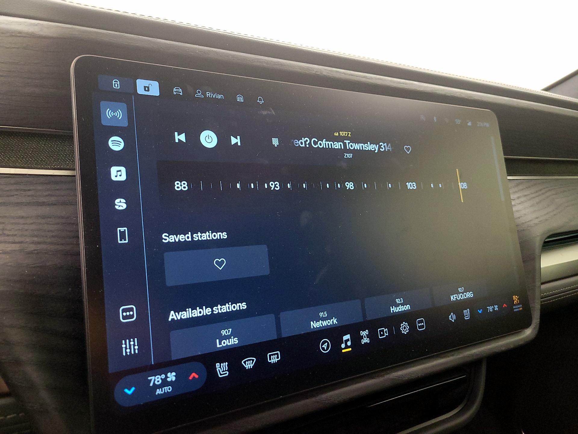 Thumbnail: 2023 Rivian R1T - 15
