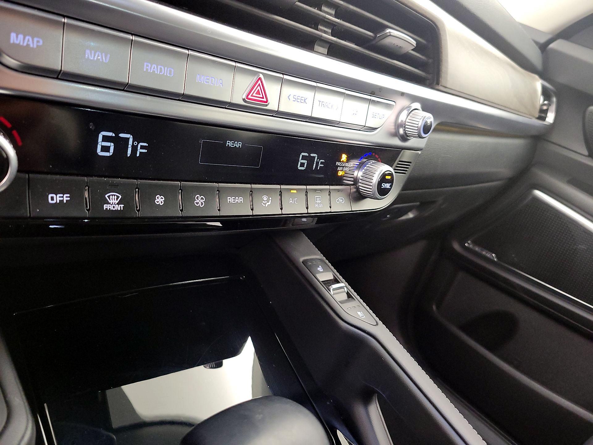 Thumbnail: 2021 Kia Telluride - 16