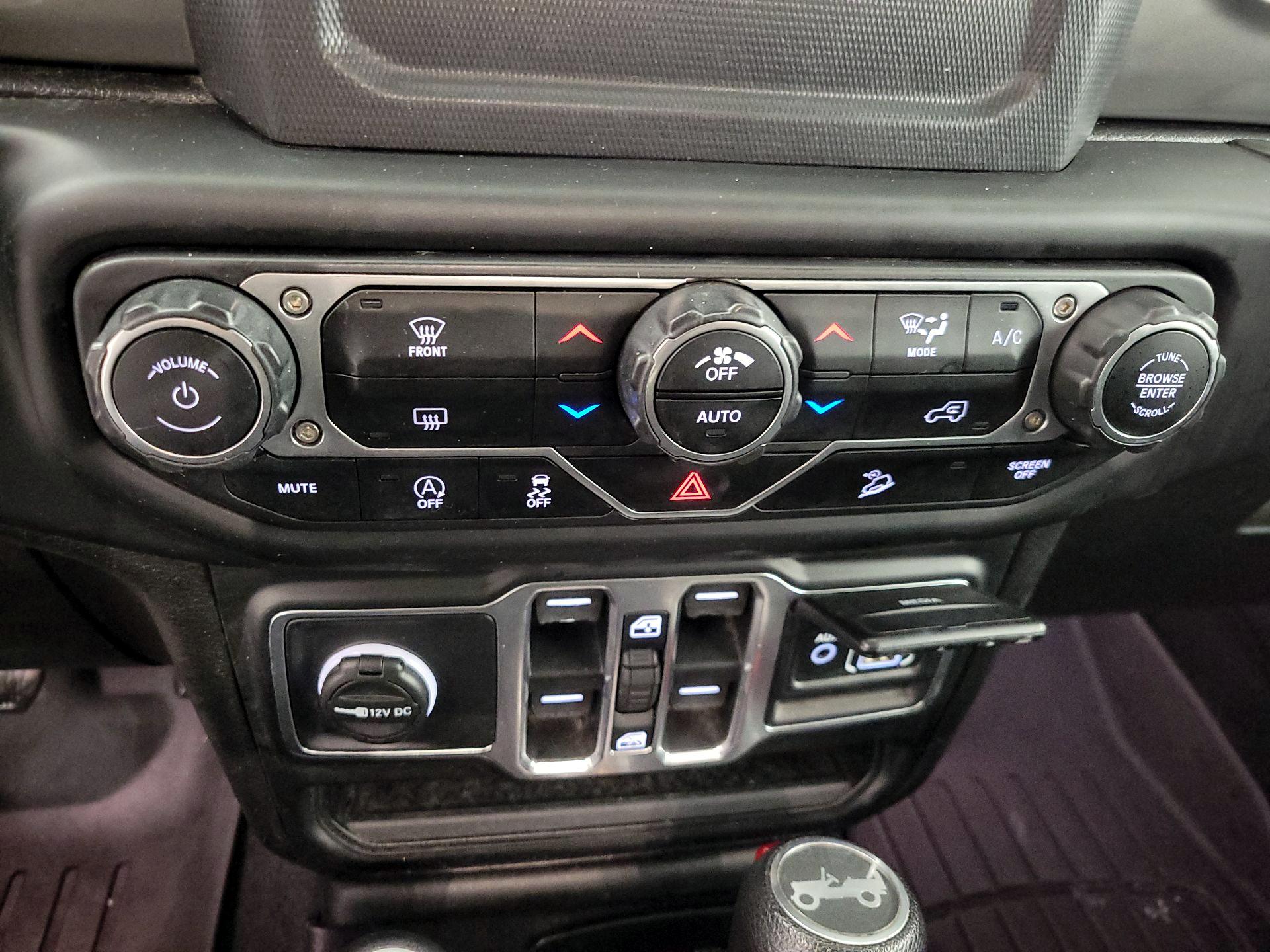 Thumbnail: 2020 Jeep Wrangler - 16