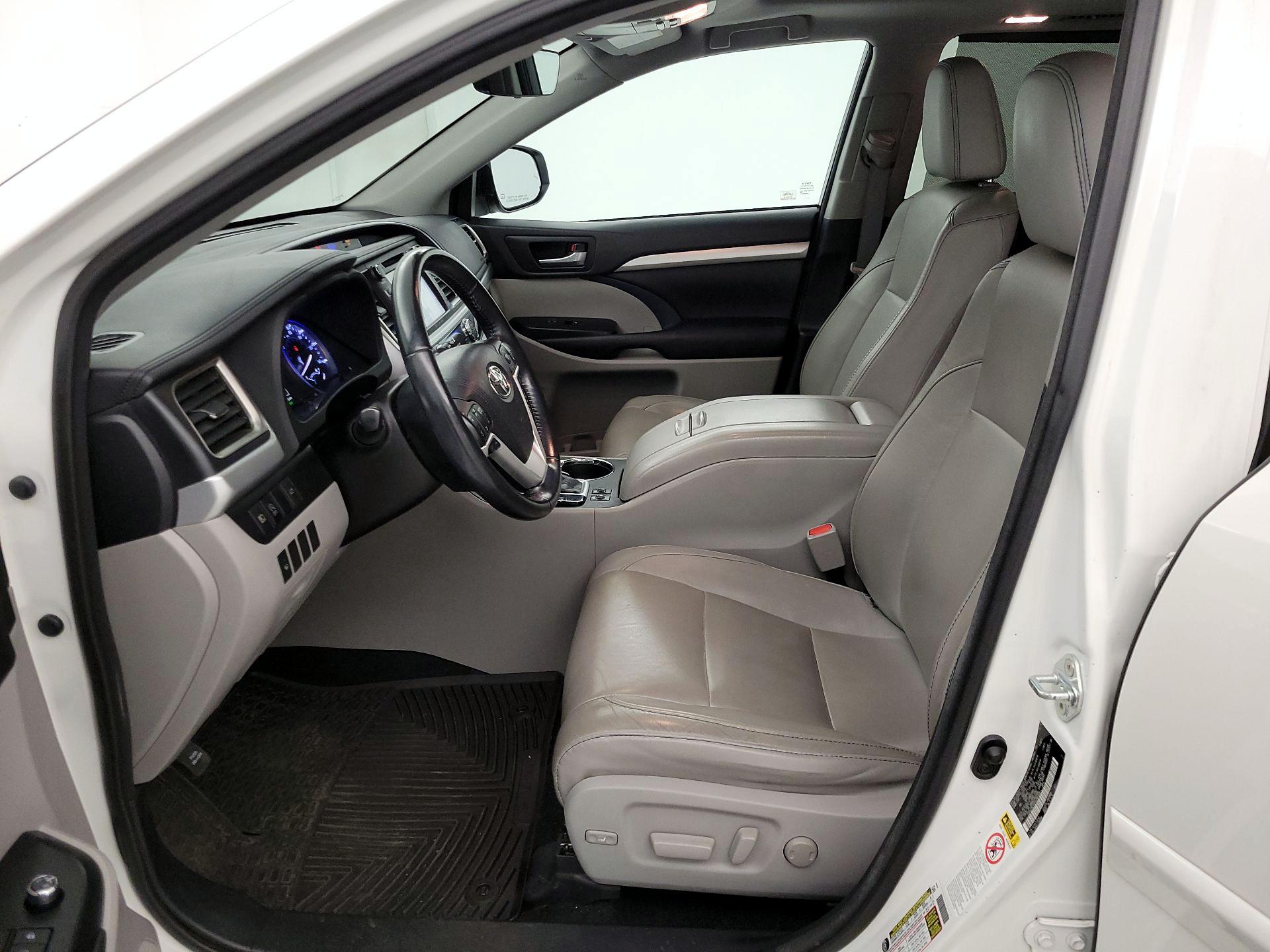 Thumbnail: 2017 Toyota Highlander - 11