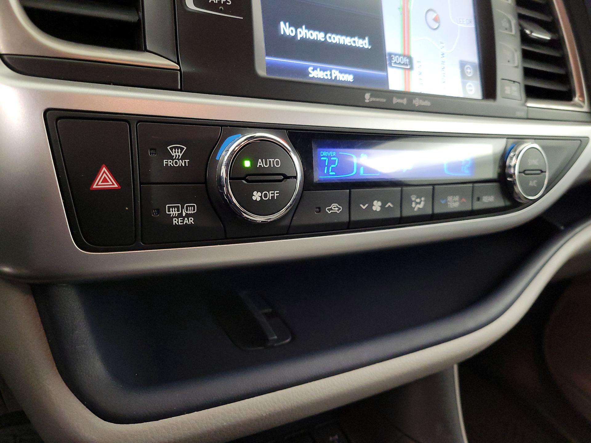 Thumbnail: 2017 Toyota Highlander - 17