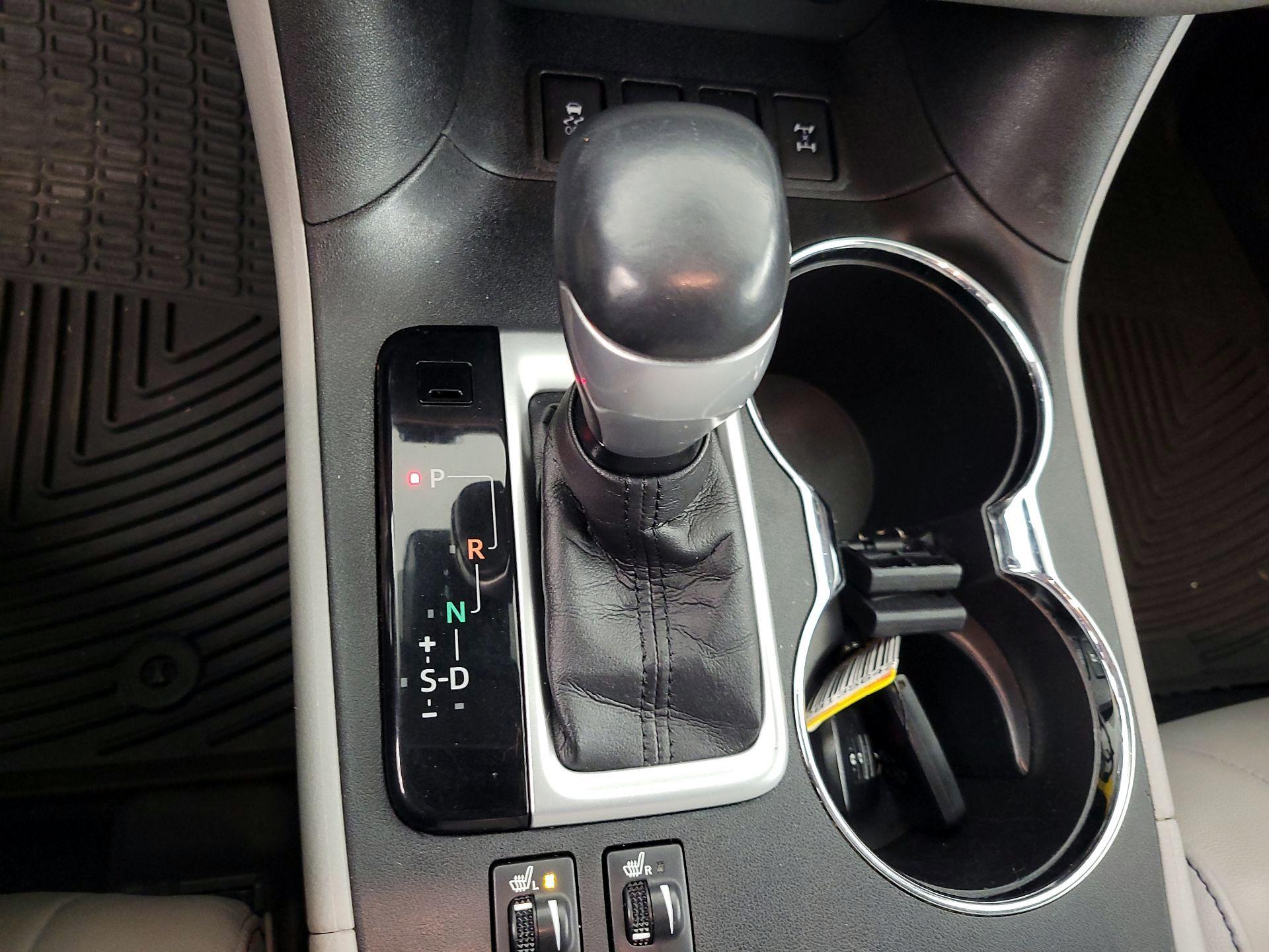 Thumbnail: 2017 Toyota Highlander - 18