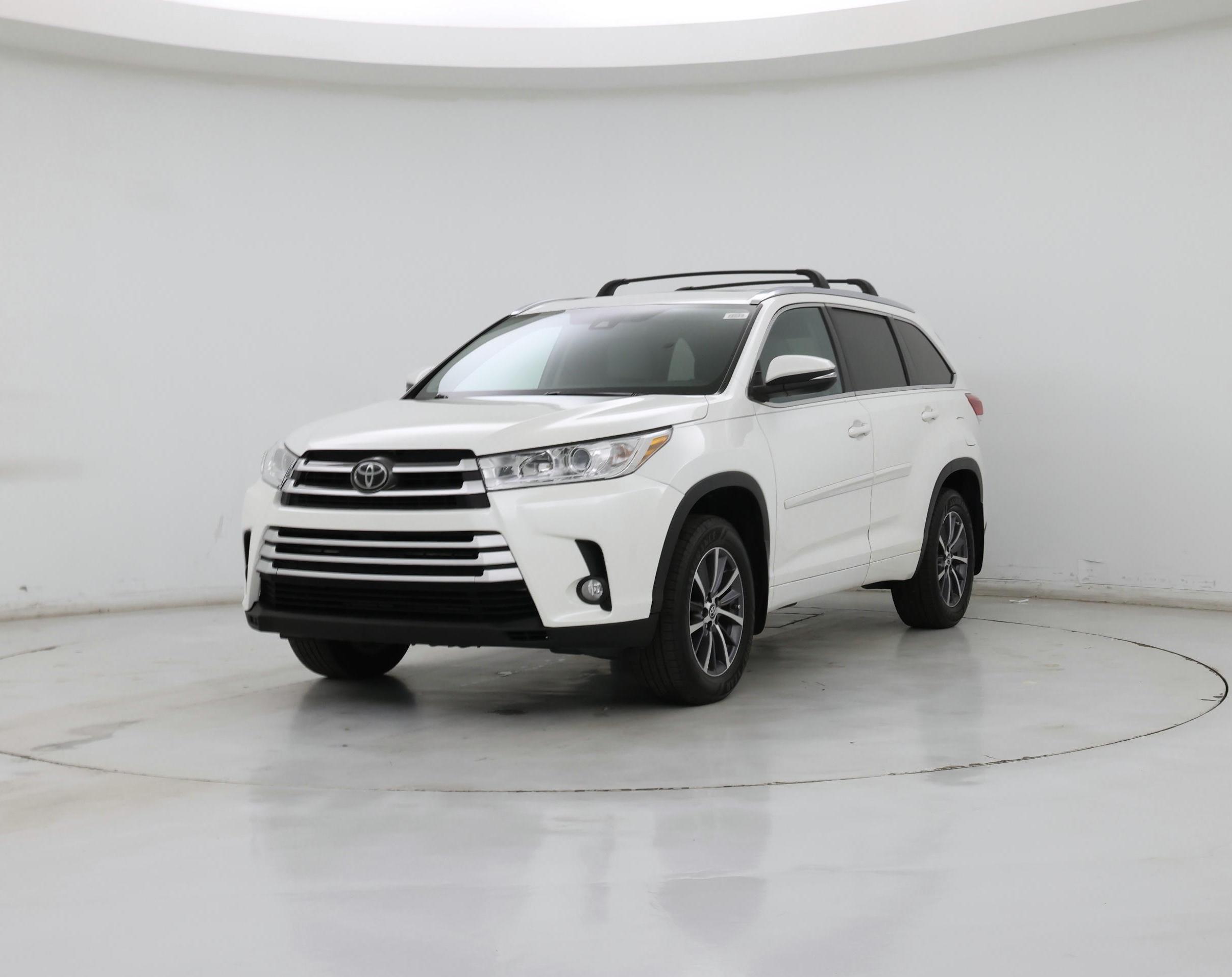 Thumbnail: 2017 Toyota Highlander - 4