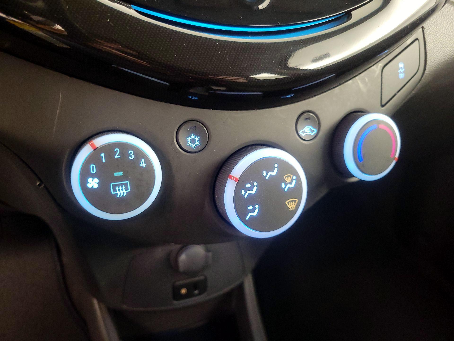 Thumbnail: 2014 Chevrolet Spark - 15