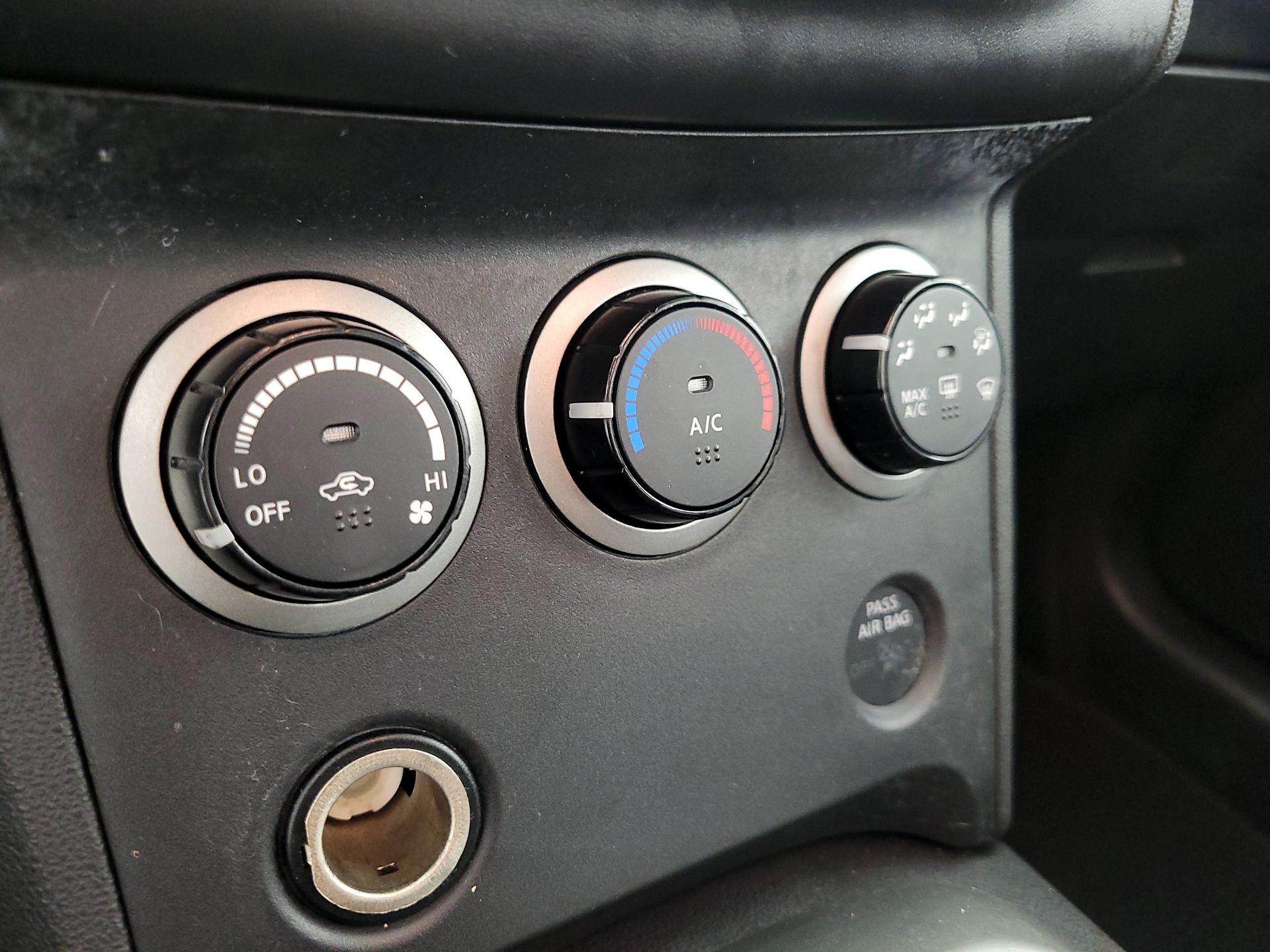 Thumbnail: 2015 Nissan Rogue - 15