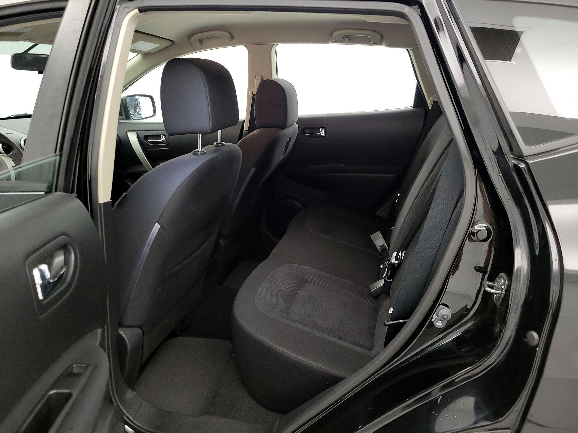 Thumbnail: 2015 Nissan Rogue - 17