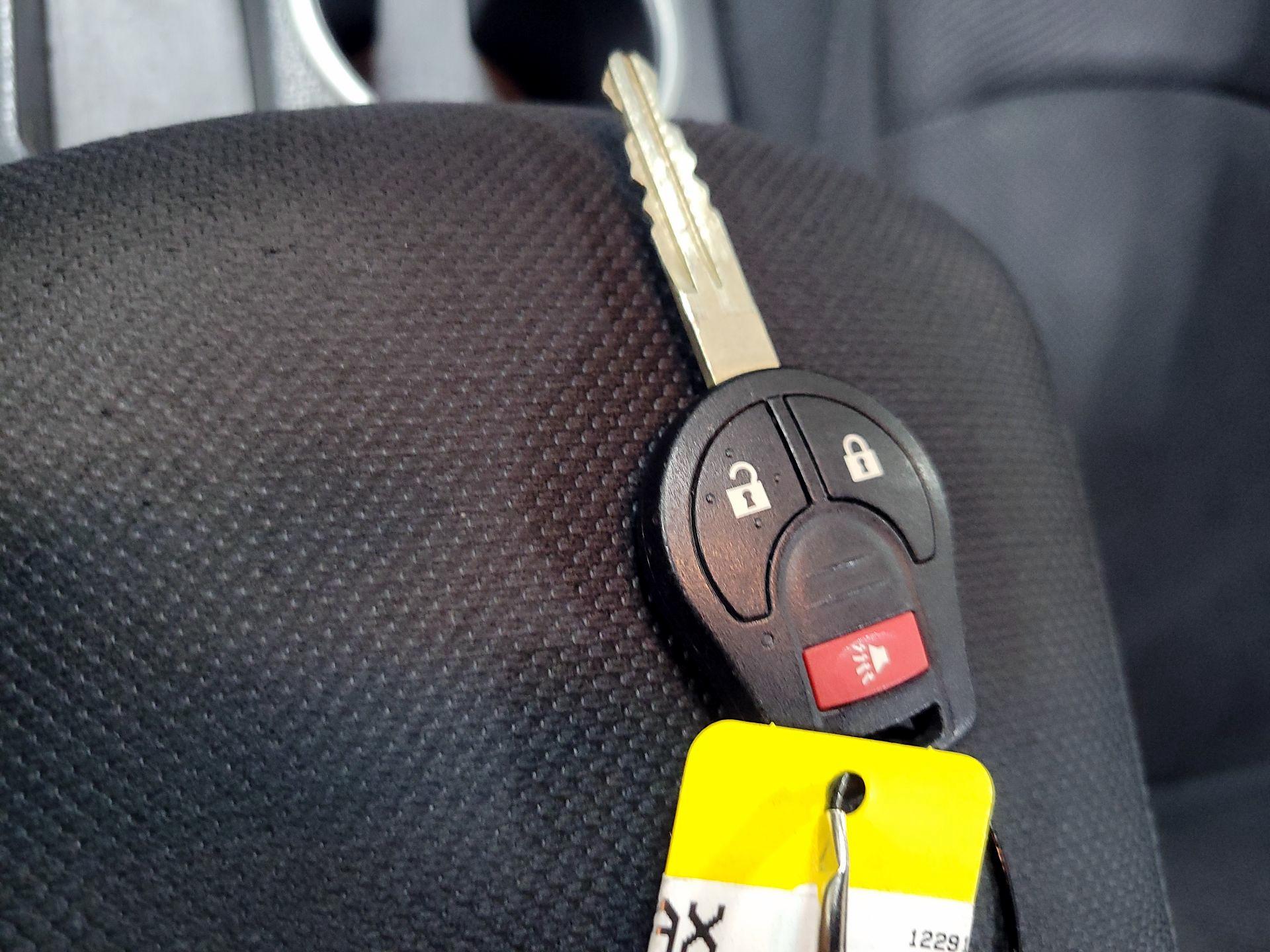 Thumbnail: 2015 Nissan Rogue - 20