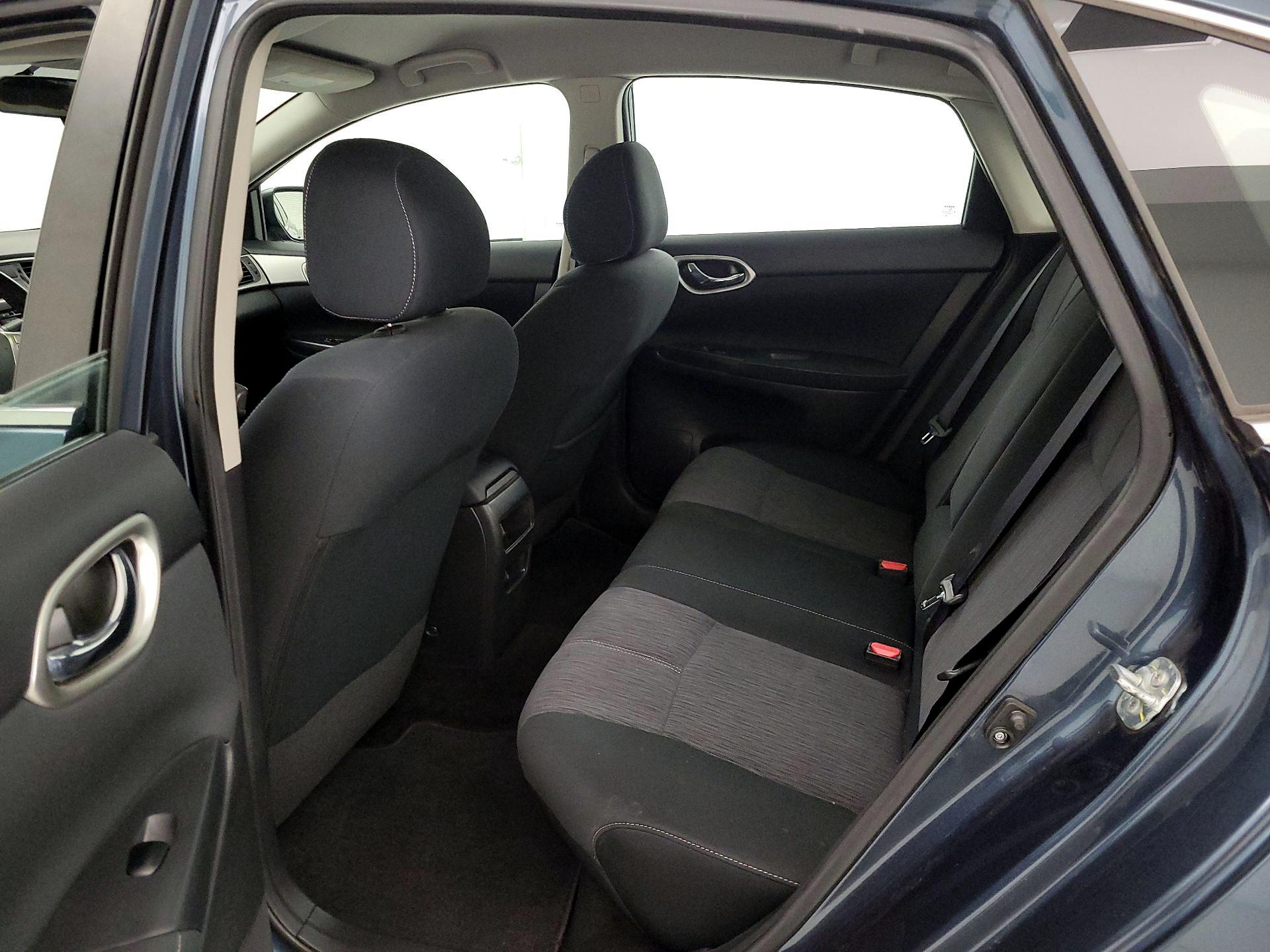 Thumbnail: 2015 Nissan Sentra - 18